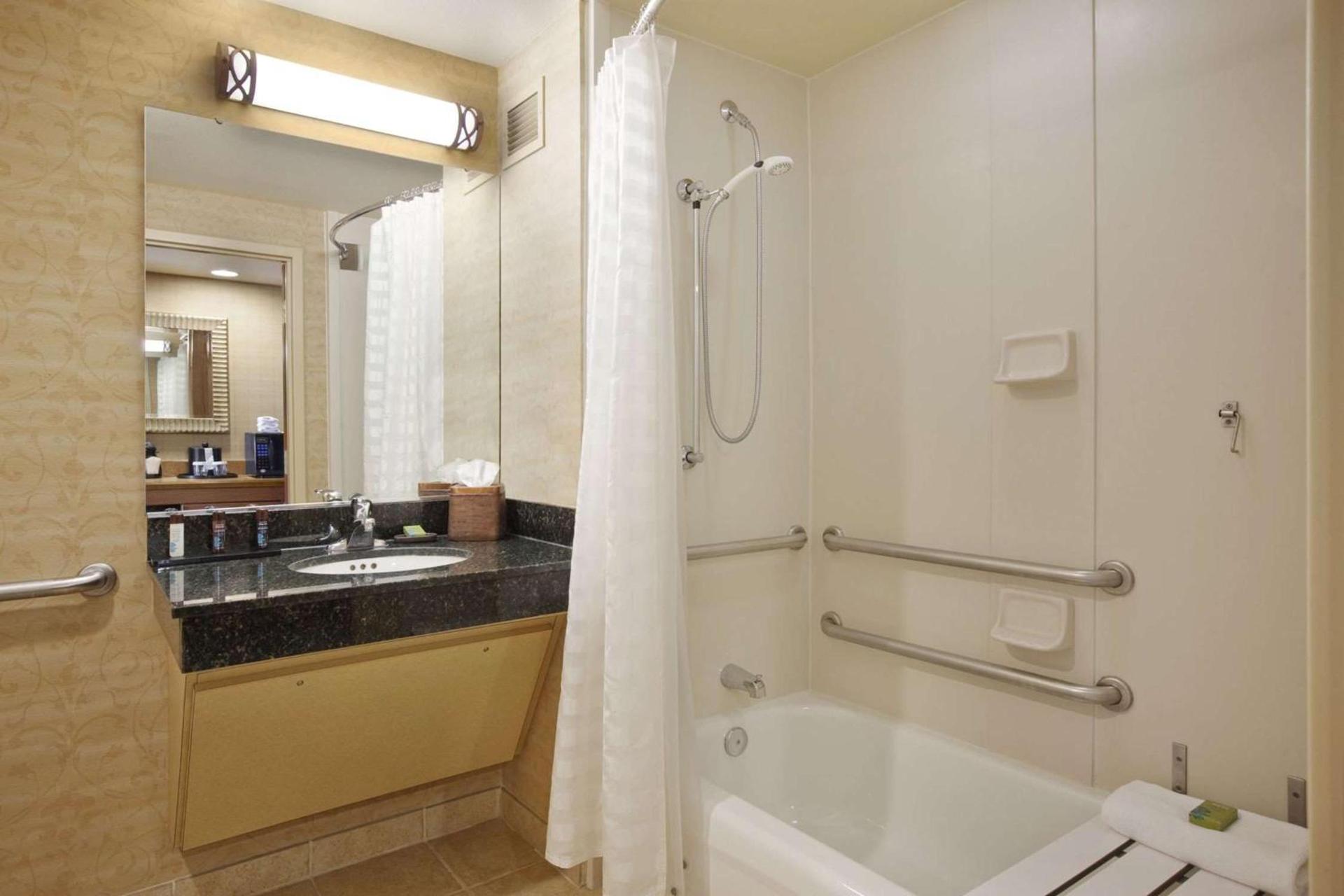 Embassy Suites by Hilton at Hot Springs Convention Center photo 44