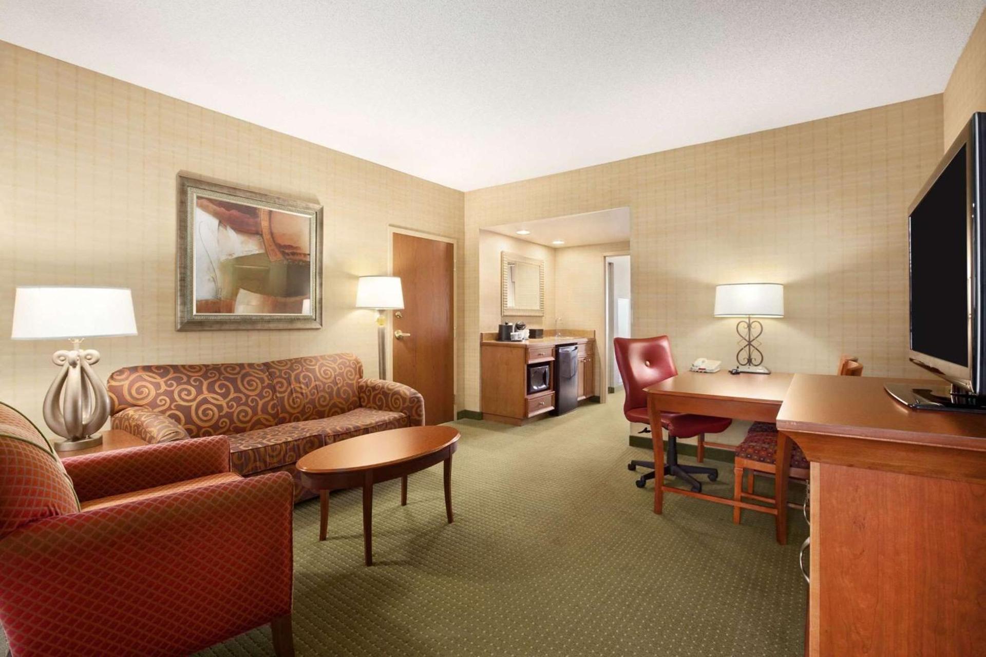 Embassy Suites by Hilton at Hot Springs Convention Center photo 45