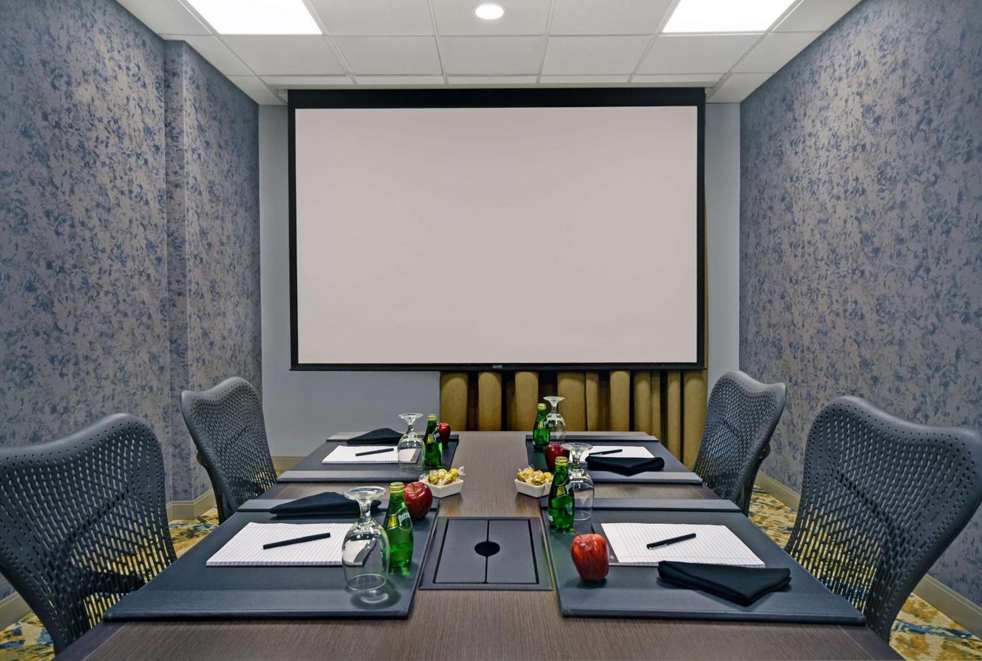 Hilton Garden Inn Houston/Galleria Area photo 40