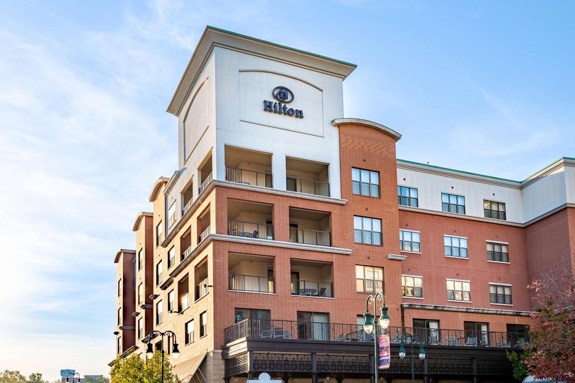 Hilton Promenade Branson Landing photo 2