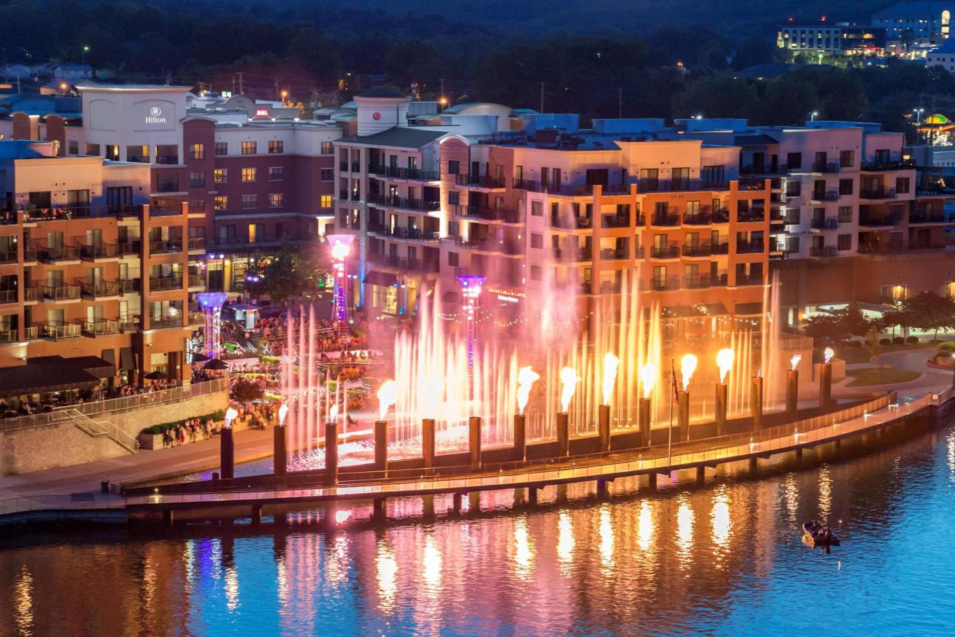 Hilton Promenade Branson Landing photo 4