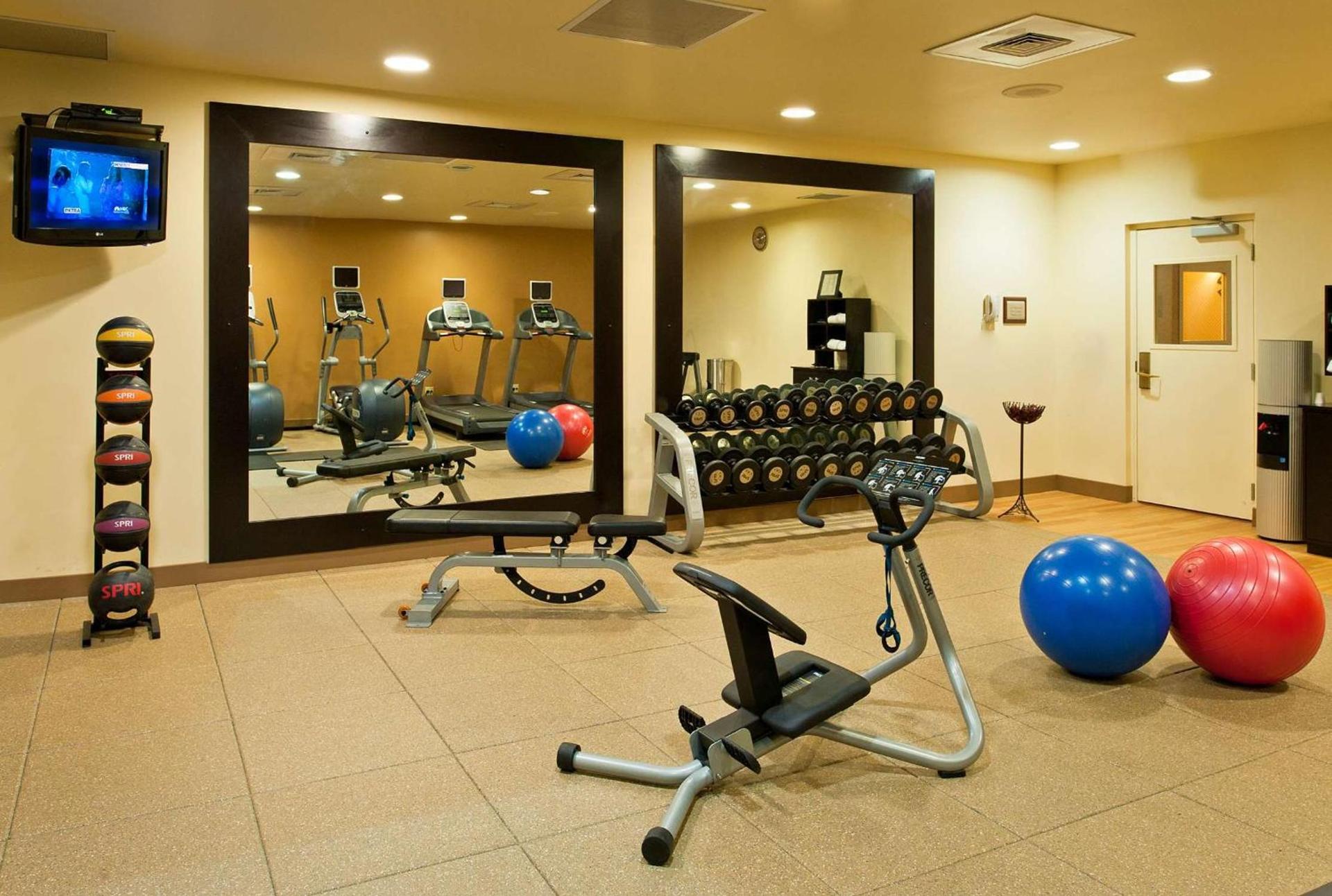 Hilton Garden Inn Shelton photo 14