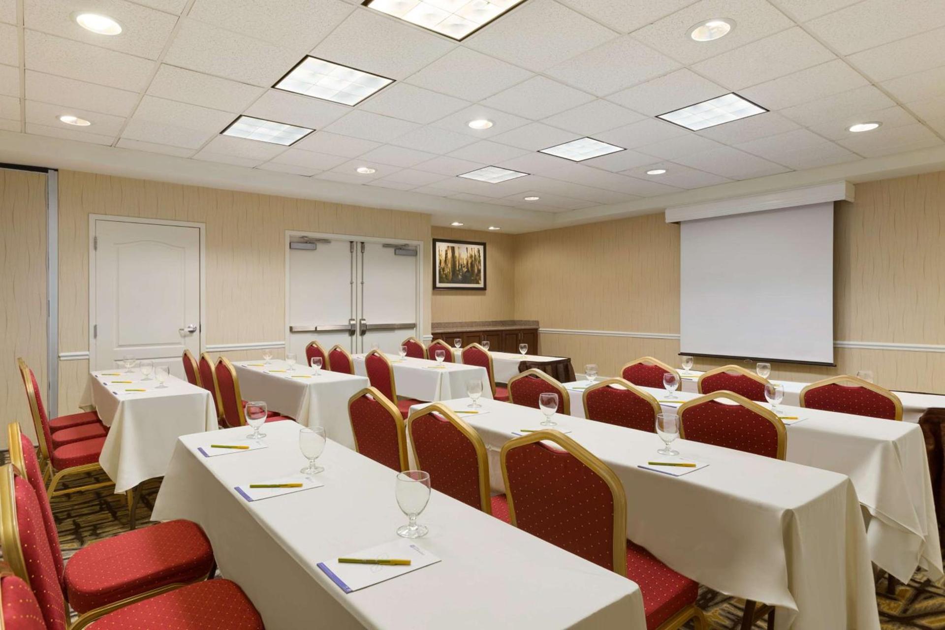 Hilton Garden Inn Shelton photo 29