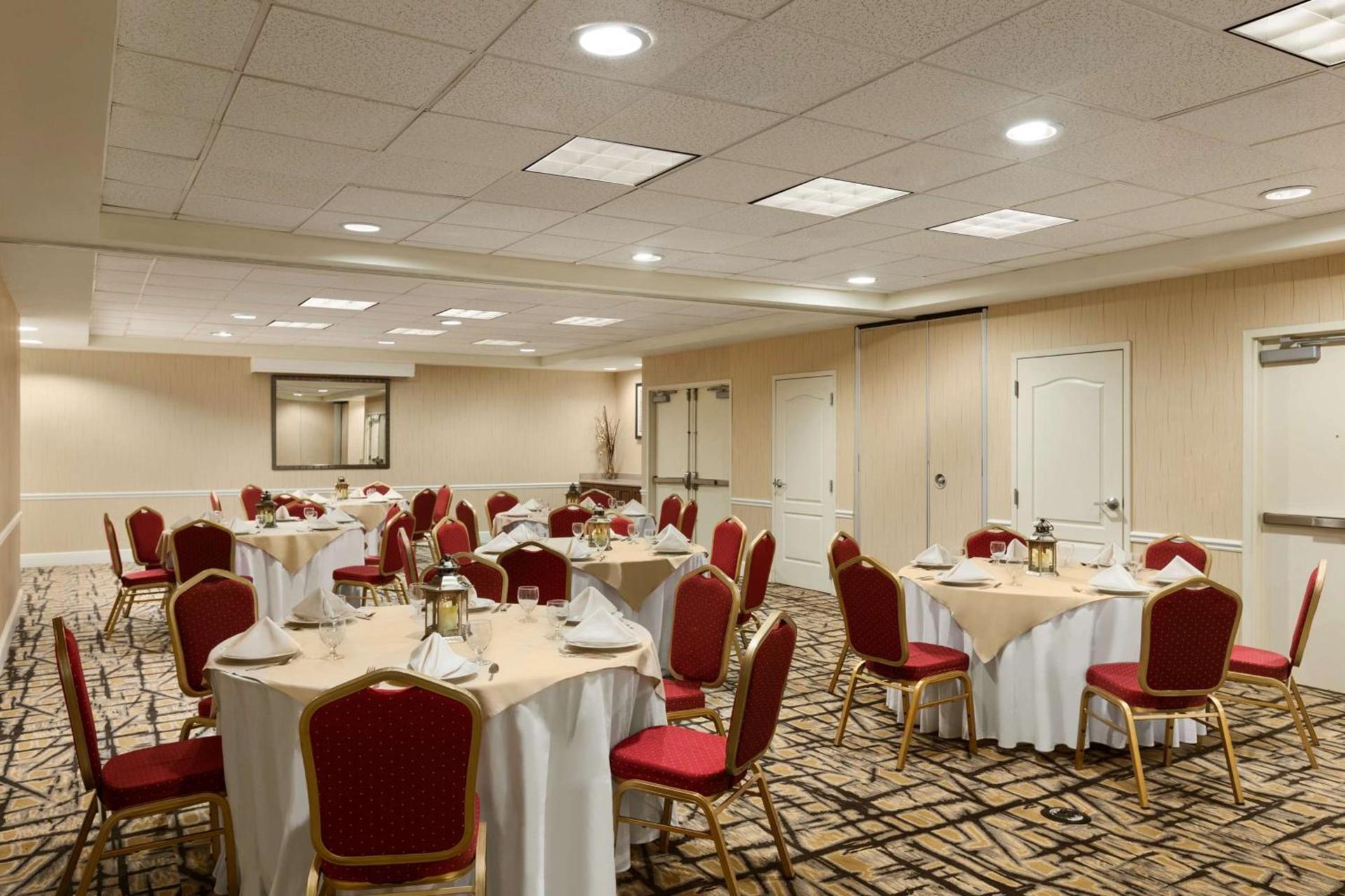 Hilton Garden Inn Shelton photo 30