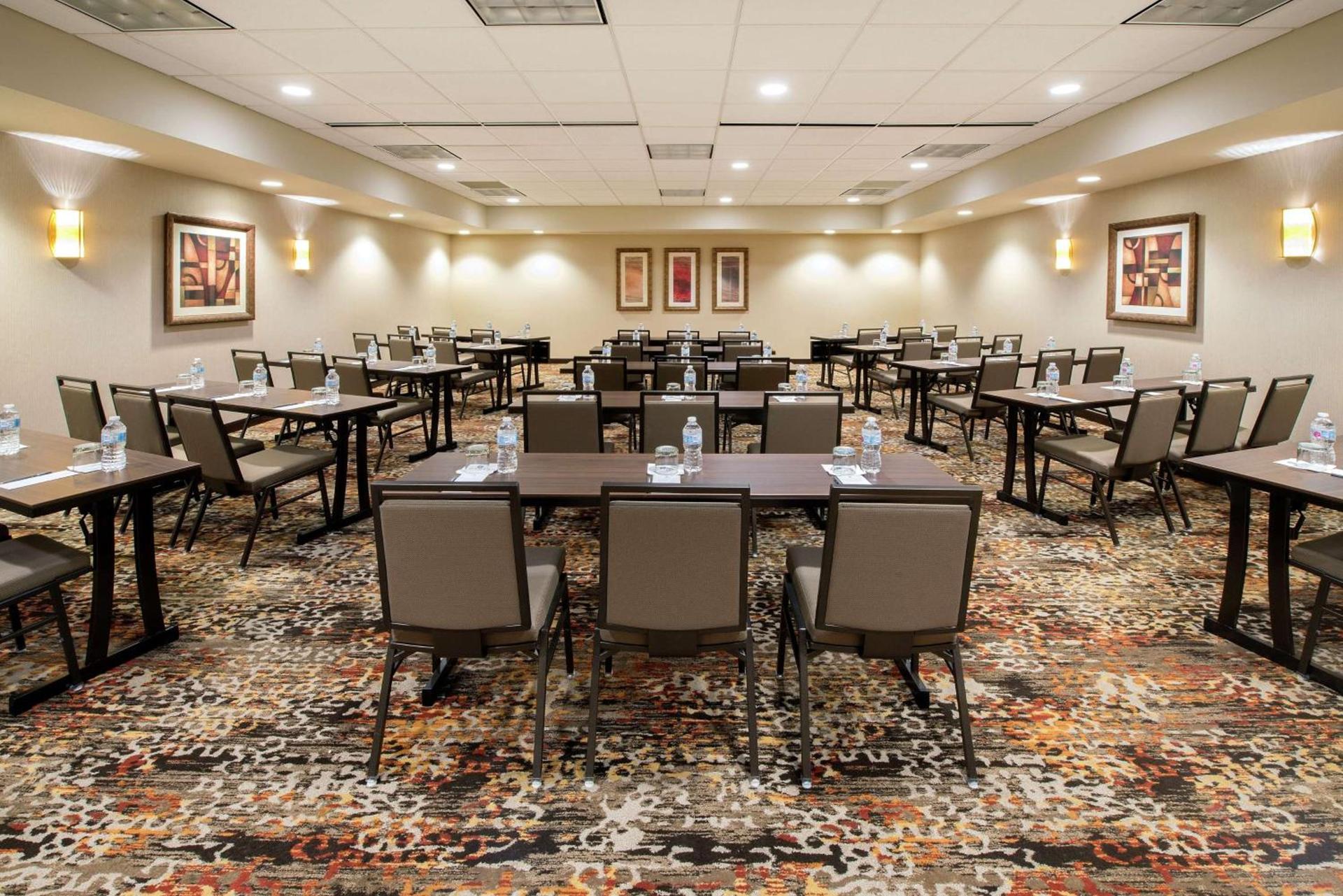 Embassy Suites Huntsville photo 45