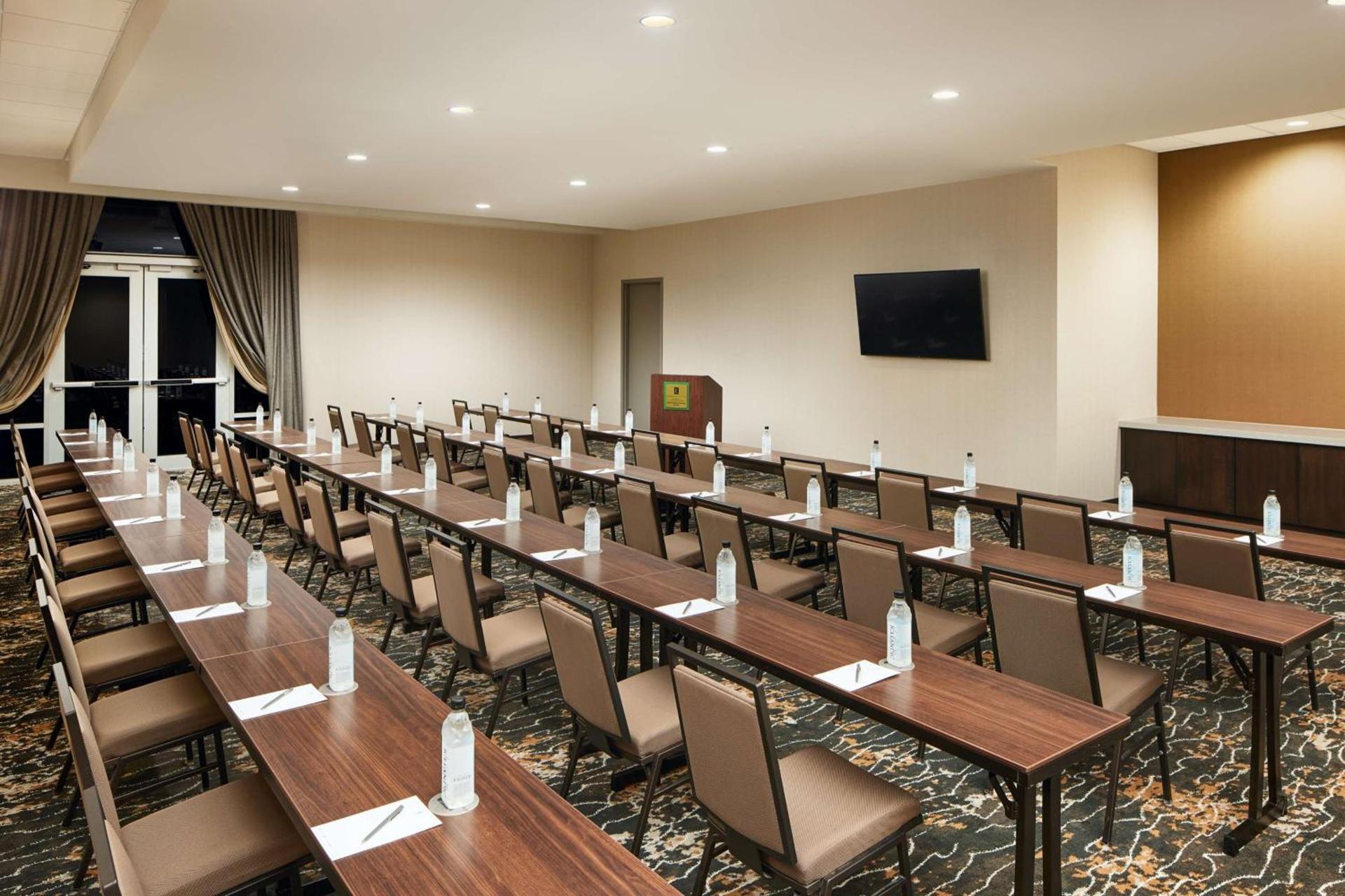 Embassy Suites Huntsville photo 47