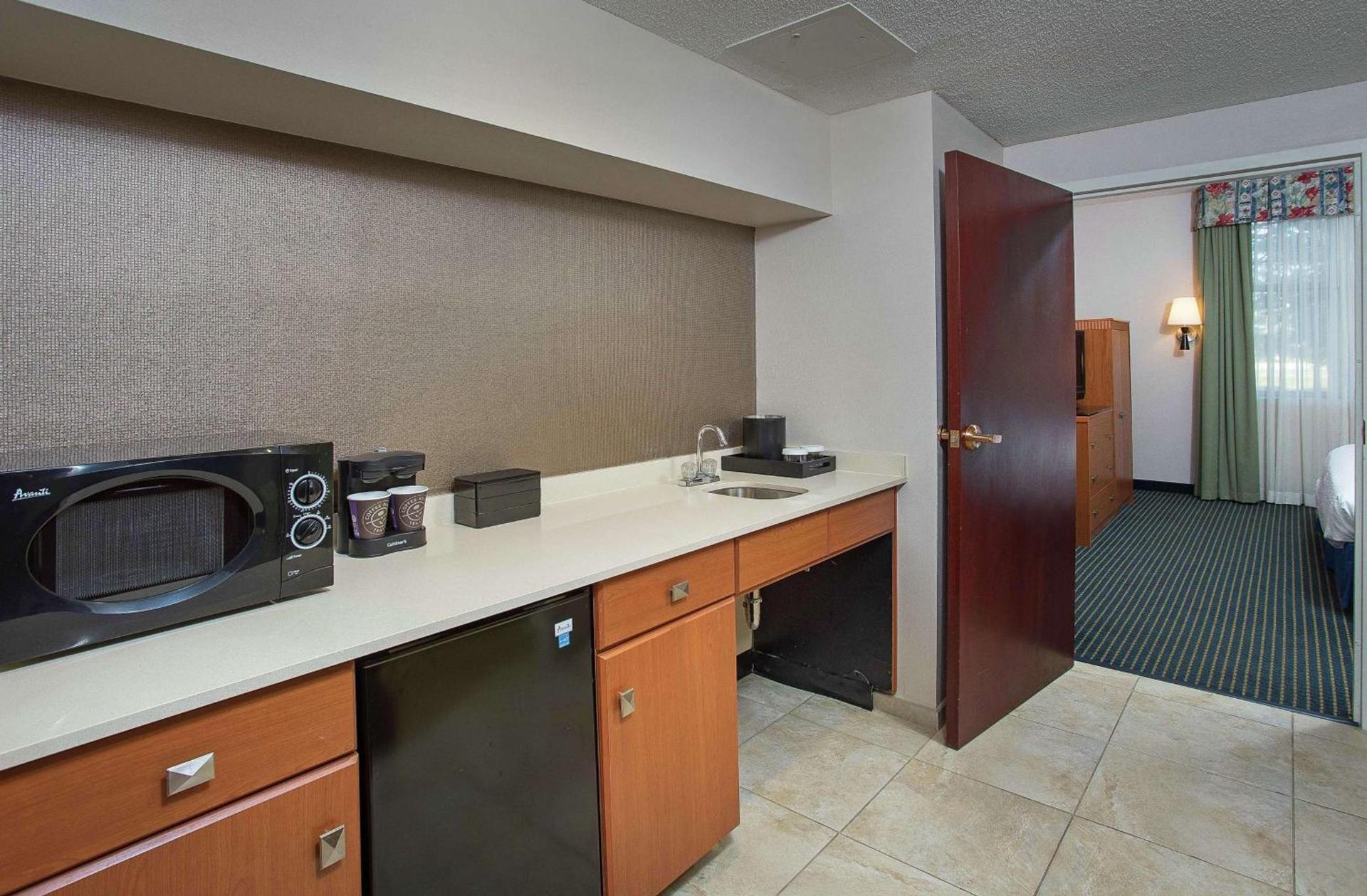 Embassy Suites Lexington photo 29