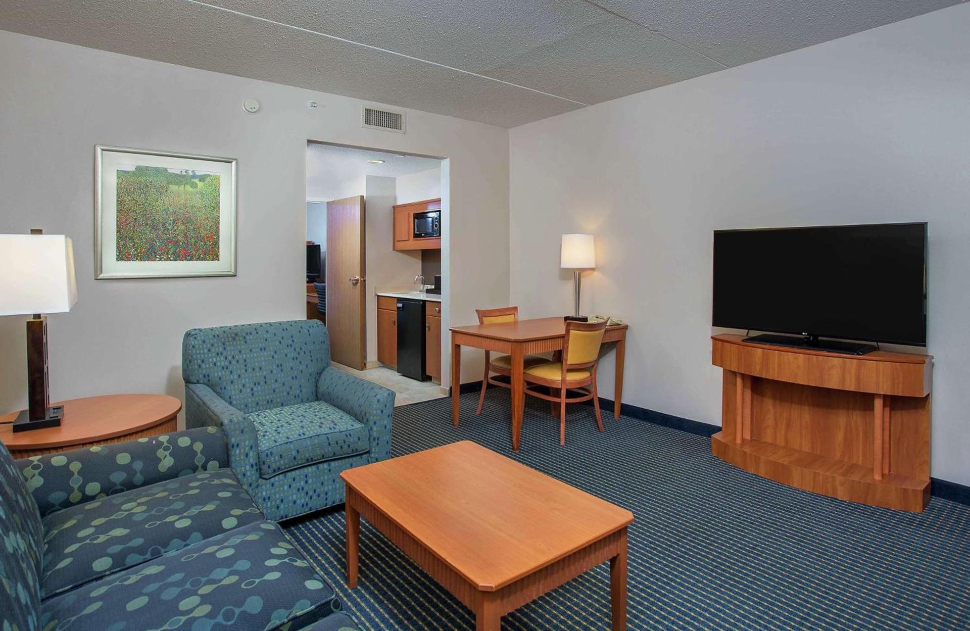 Embassy Suites Lexington photo 32