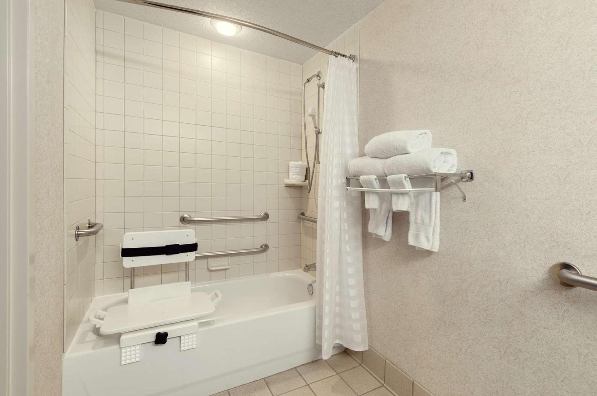 Embassy Suites Lexington photo 41