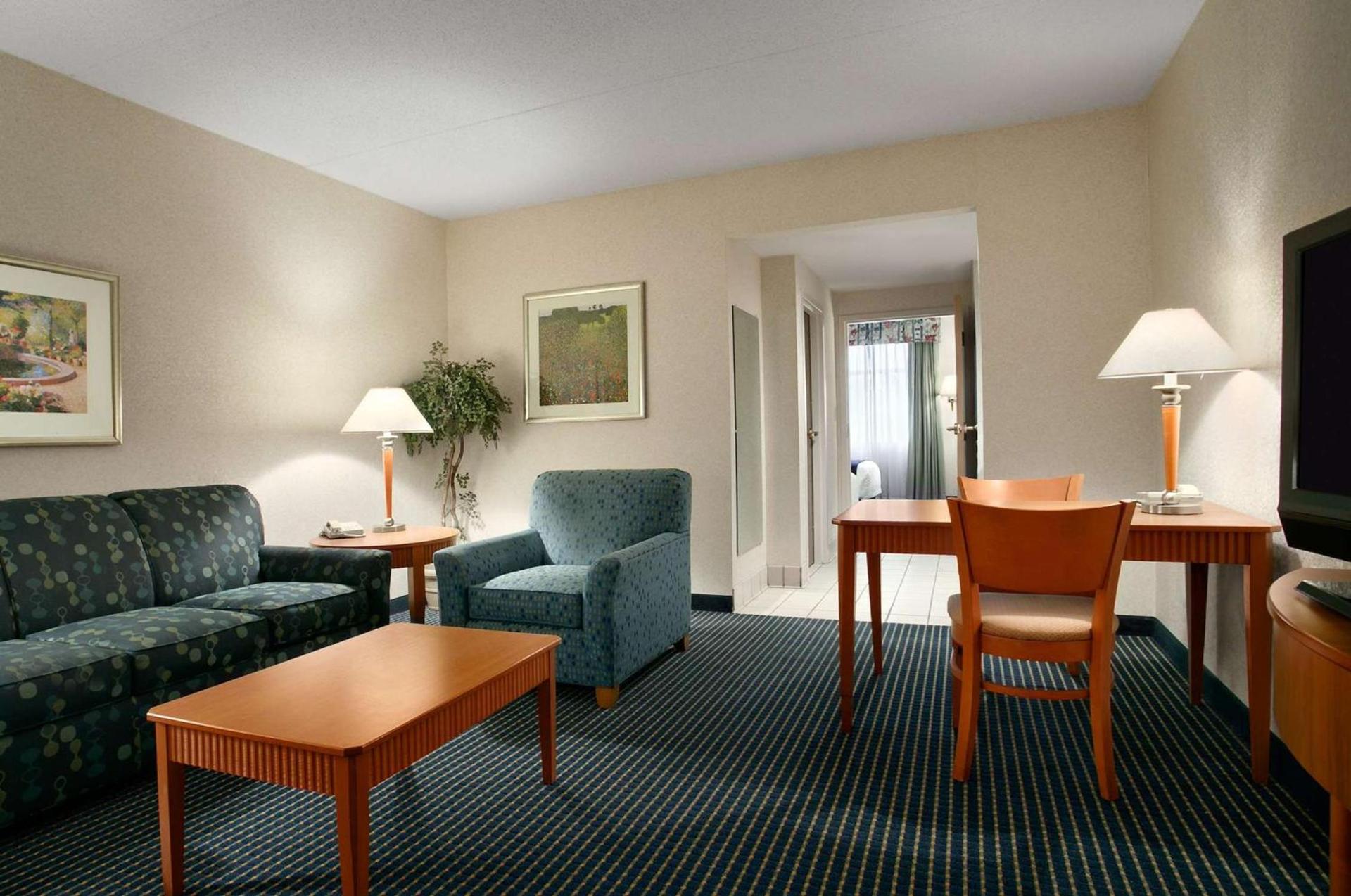 Embassy Suites Lexington photo 43