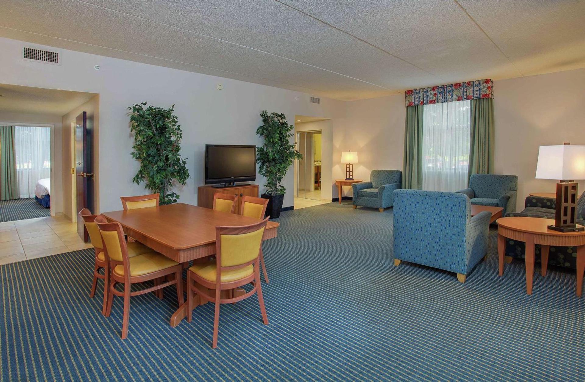 Embassy Suites Lexington photo 56