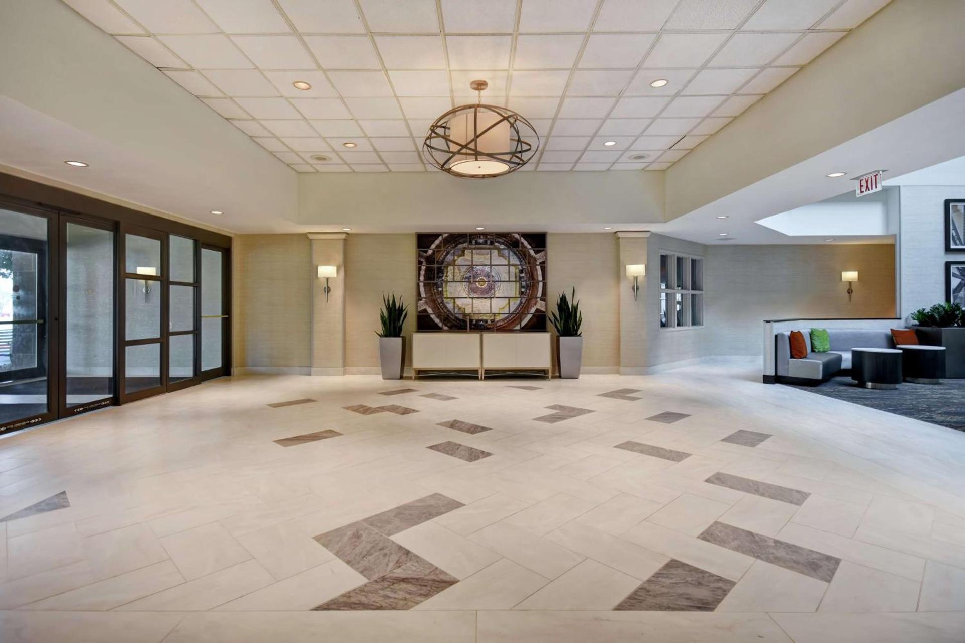 Embassy Suites Little Rock photo 13