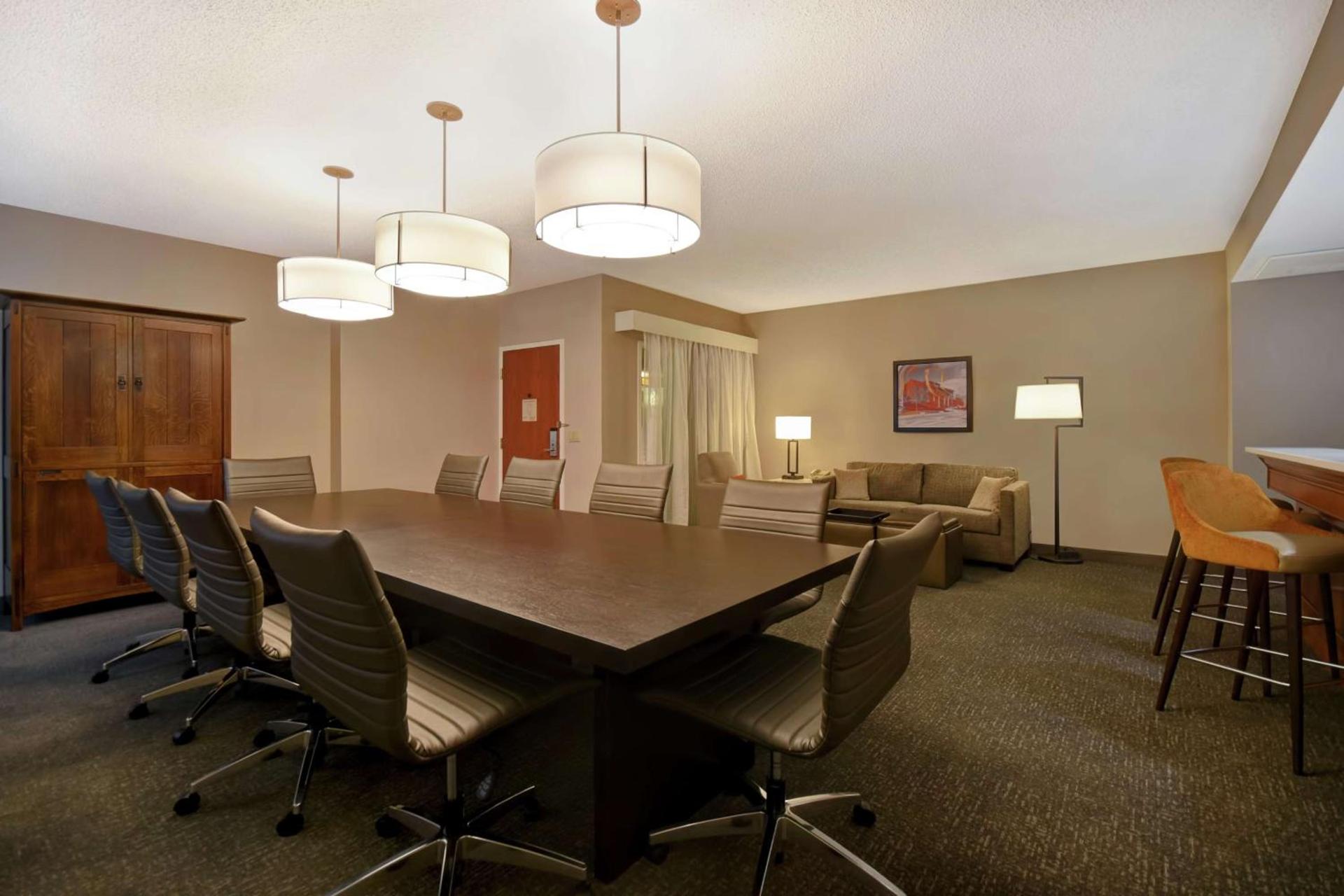 Embassy Suites Little Rock photo 49