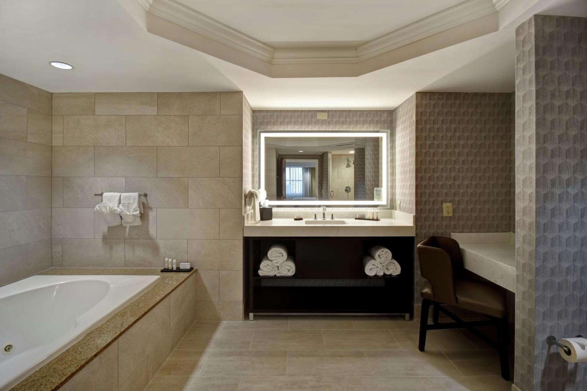 Embassy Suites Little Rock photo 57