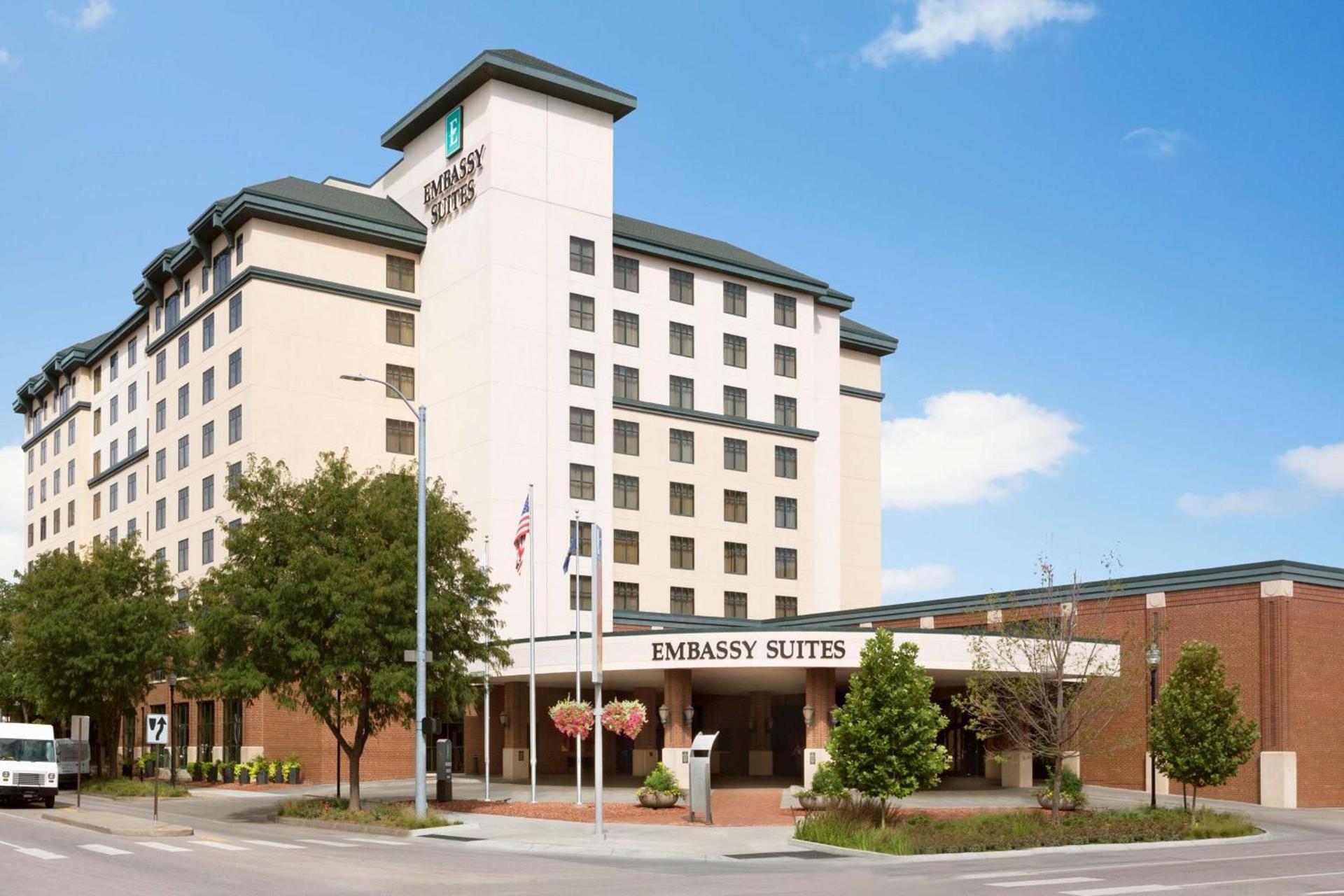 Embassy Suites Lincoln photo 2