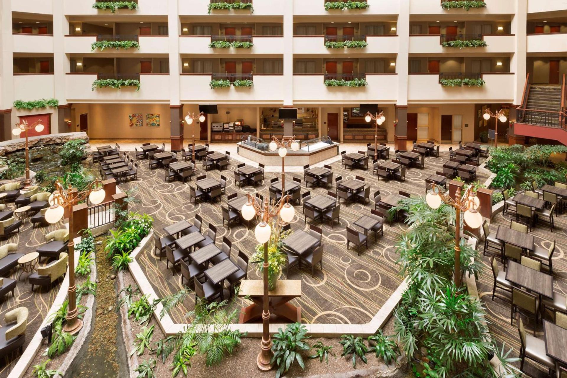 Embassy Suites Lincoln photo 5