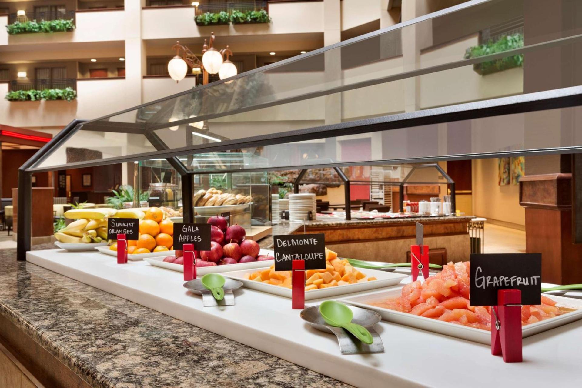 Embassy Suites Lincoln photo 11