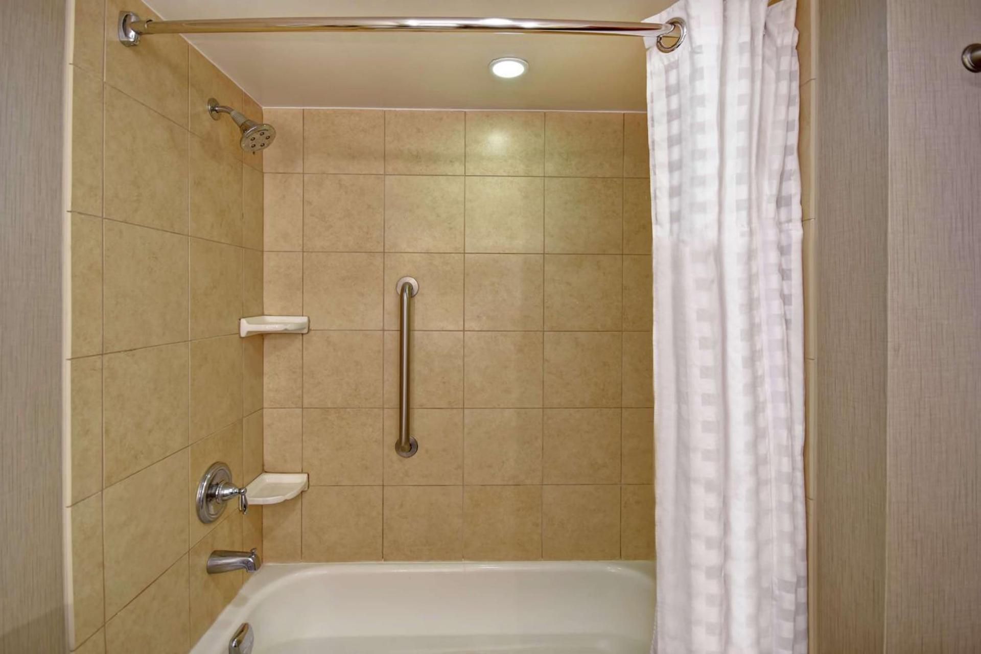 Embassy Suites Montgomery - Hotel & Conference Center photo 33