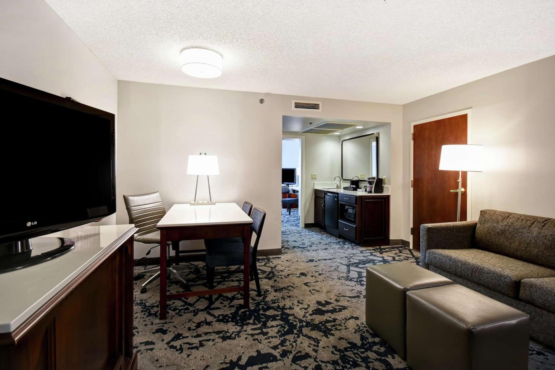 Embassy Suites Montgomery - Hotel & Conference Center photo 51
