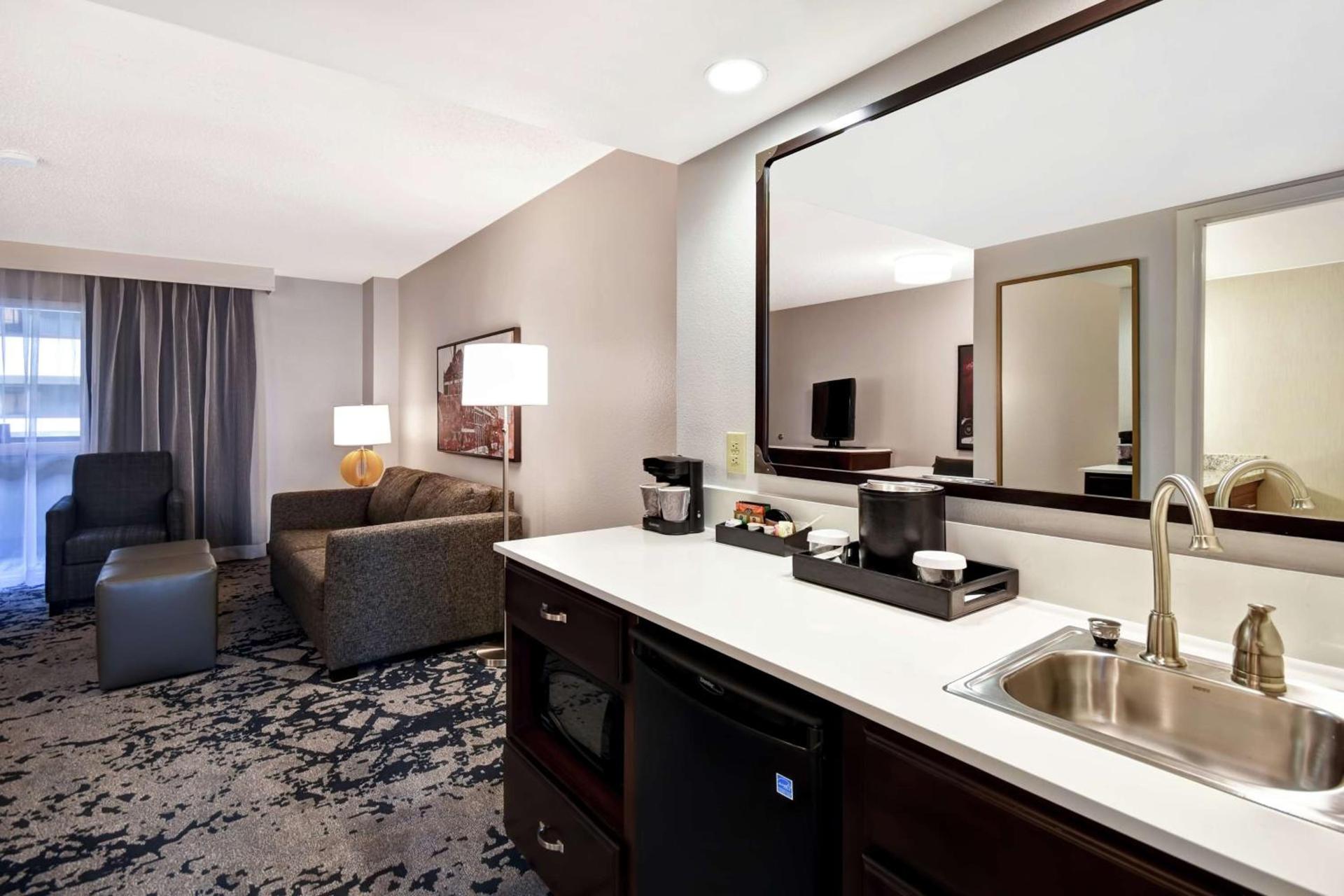 Embassy Suites Montgomery - Hotel & Conference Center photo 52