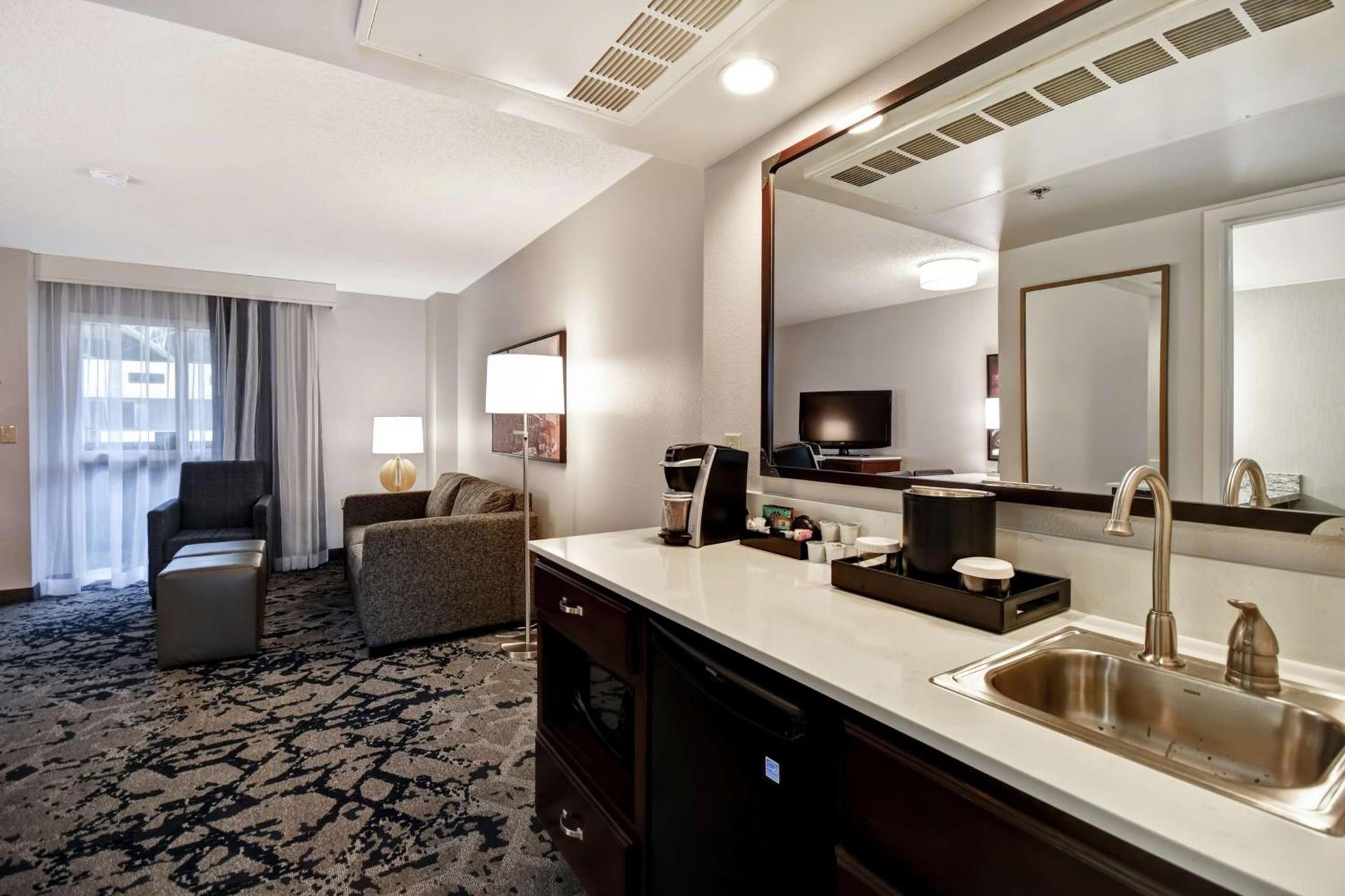 Embassy Suites Montgomery - Hotel & Conference Center photo 56