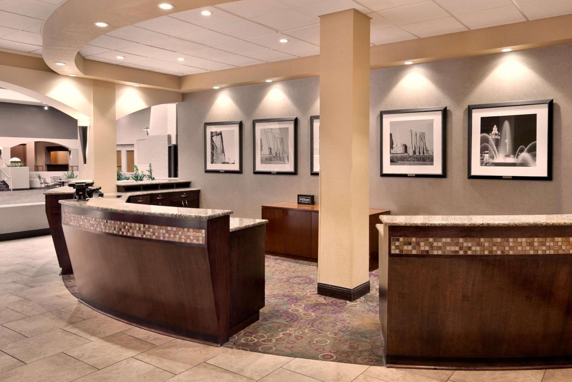 Embassy Suites by Hilton Kansas City International Airport photo 5