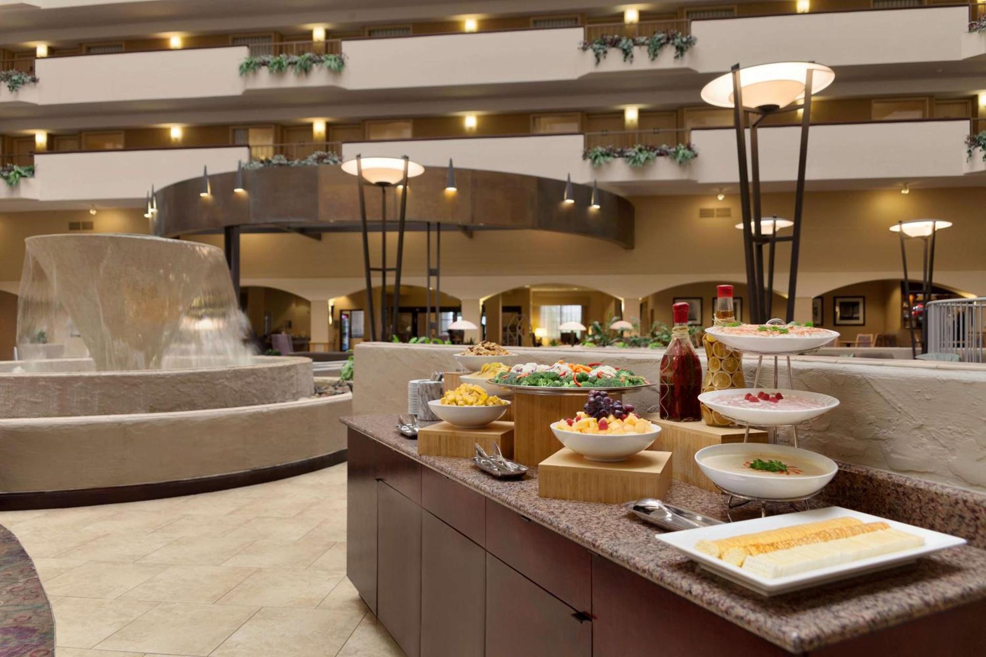 Embassy Suites by Hilton Kansas City International Airport photo 17