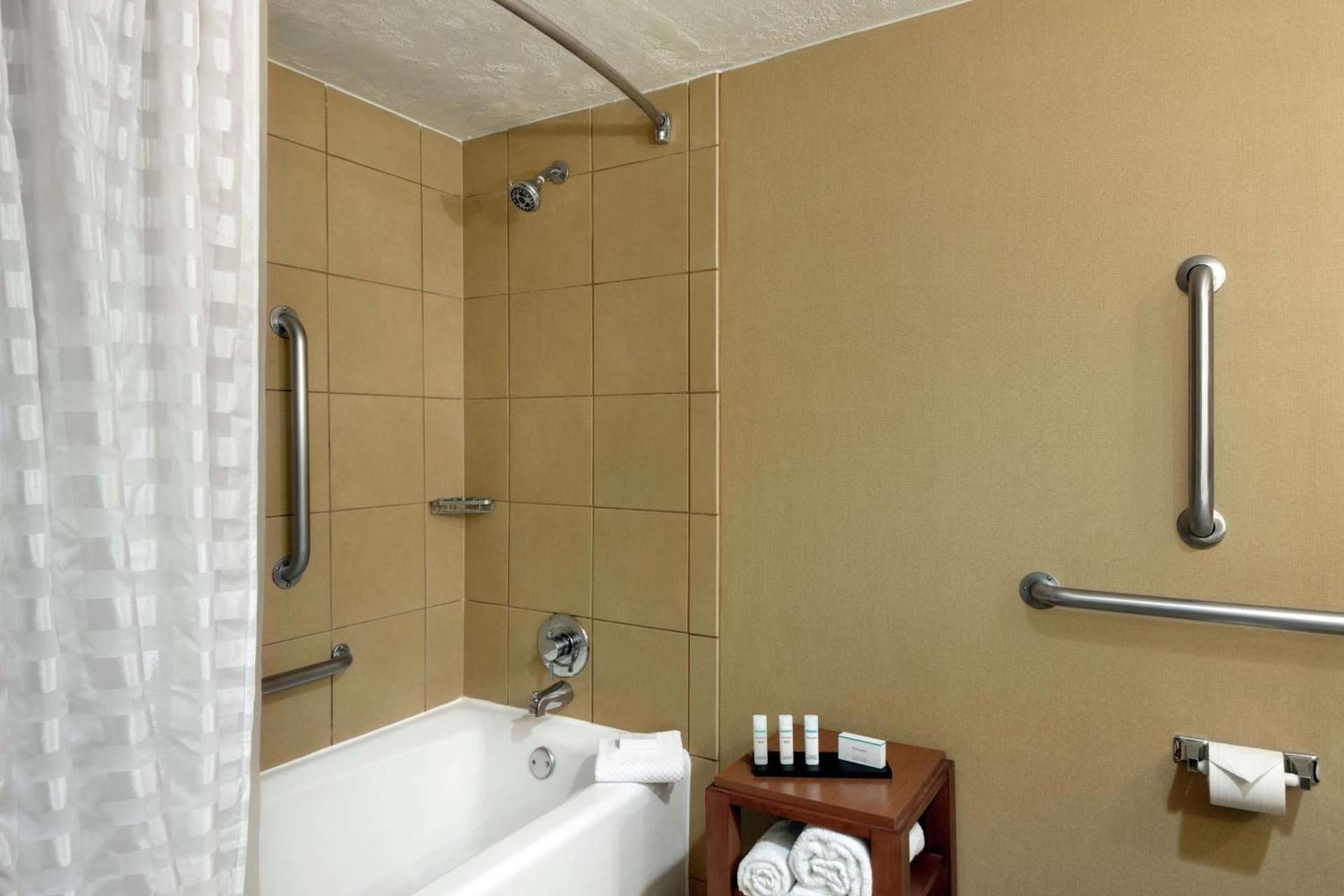 Embassy Suites by Hilton Kansas City International Airport photo 23