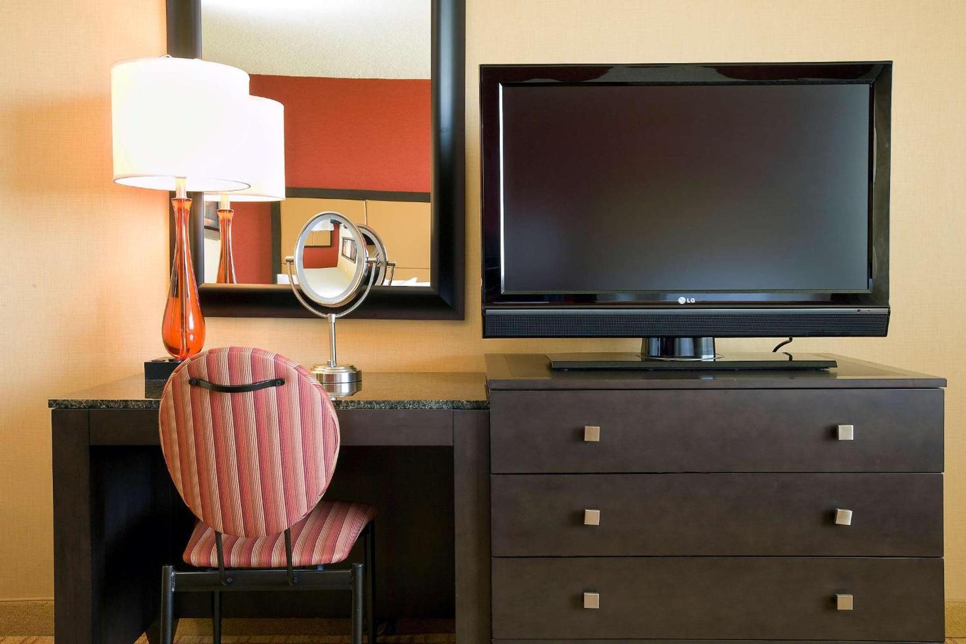 Embassy Suites by Hilton Kansas City International Airport photo 34