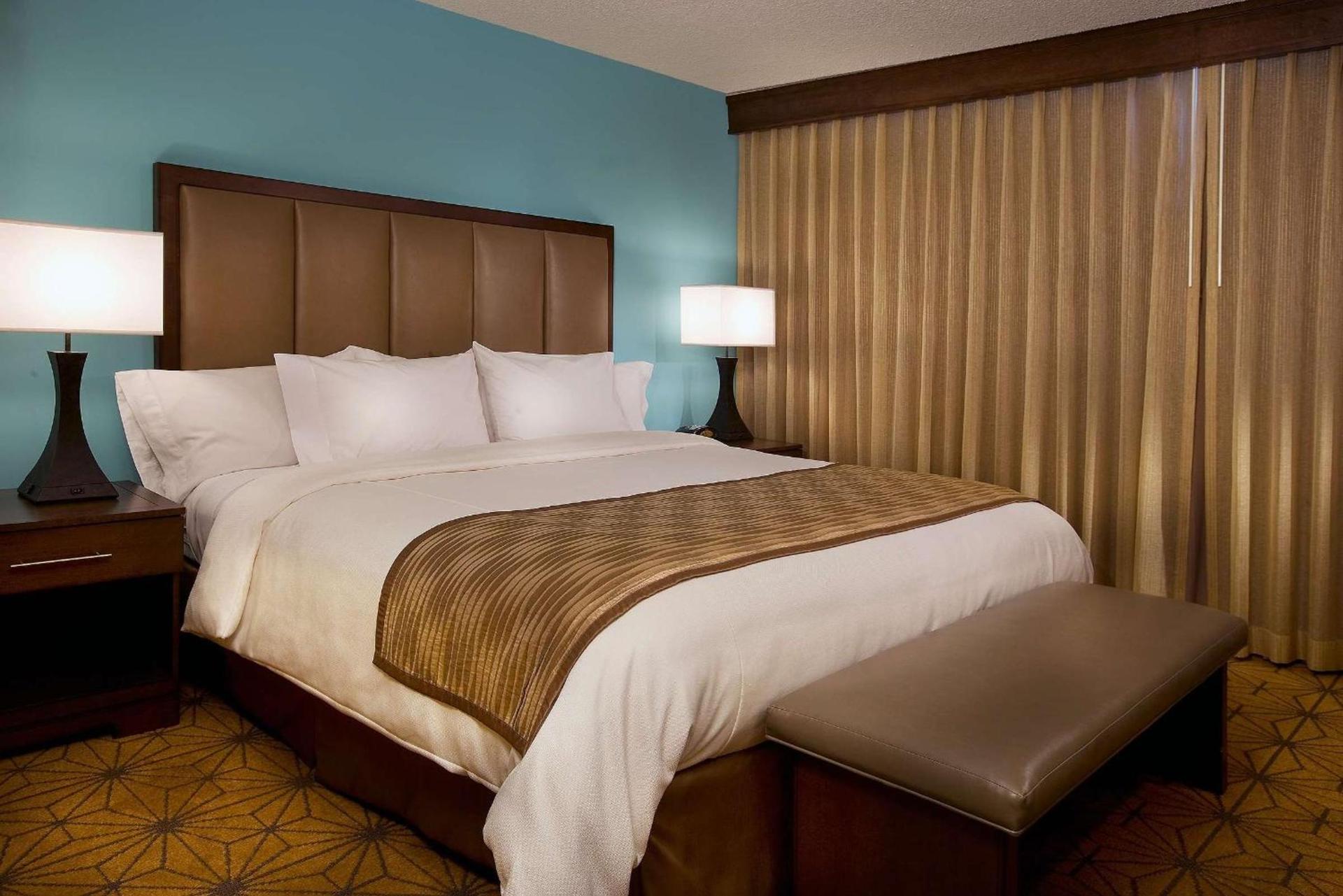 Embassy Suites by Hilton Kansas City International Airport photo 37
