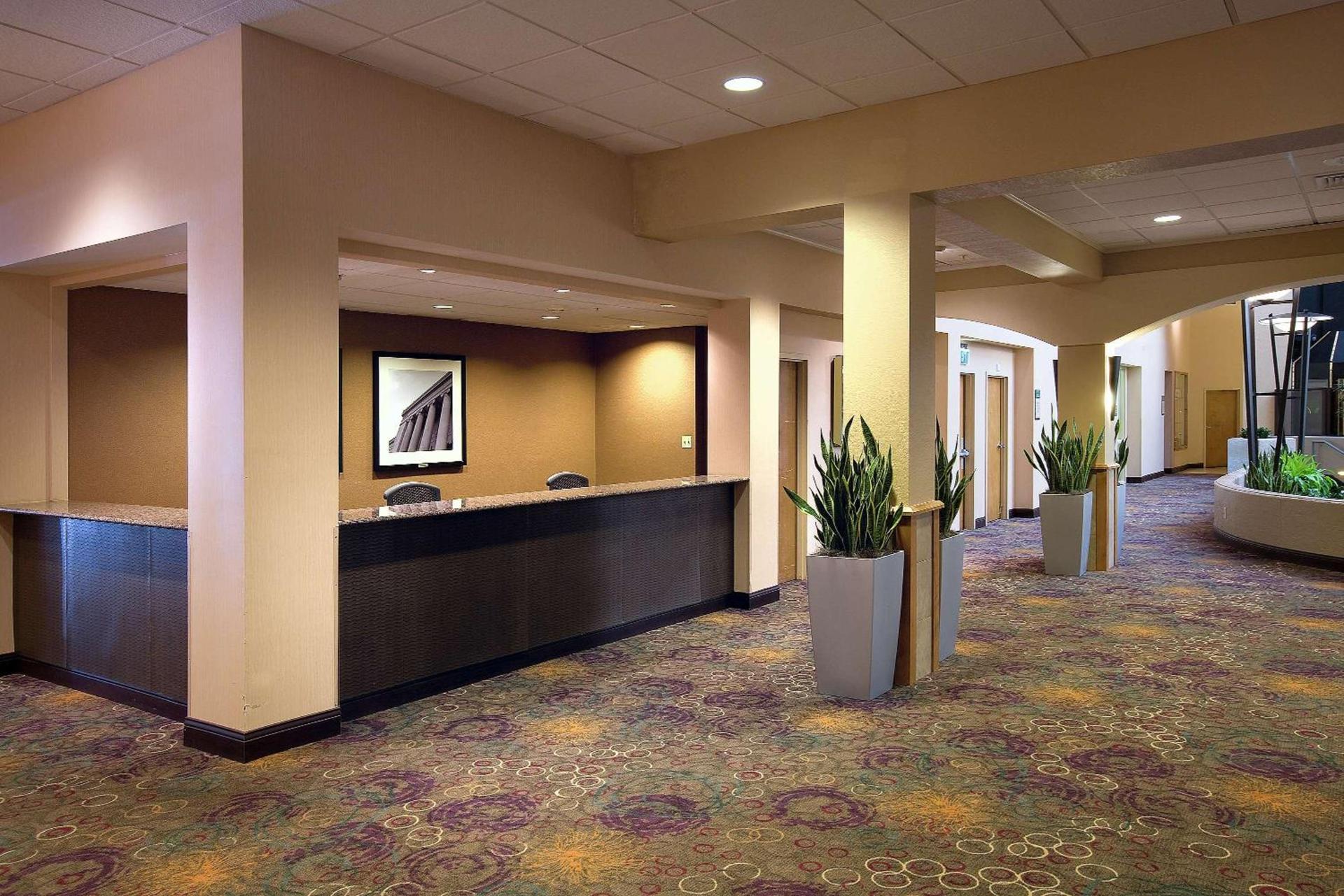 Embassy Suites by Hilton Kansas City International Airport photo 52