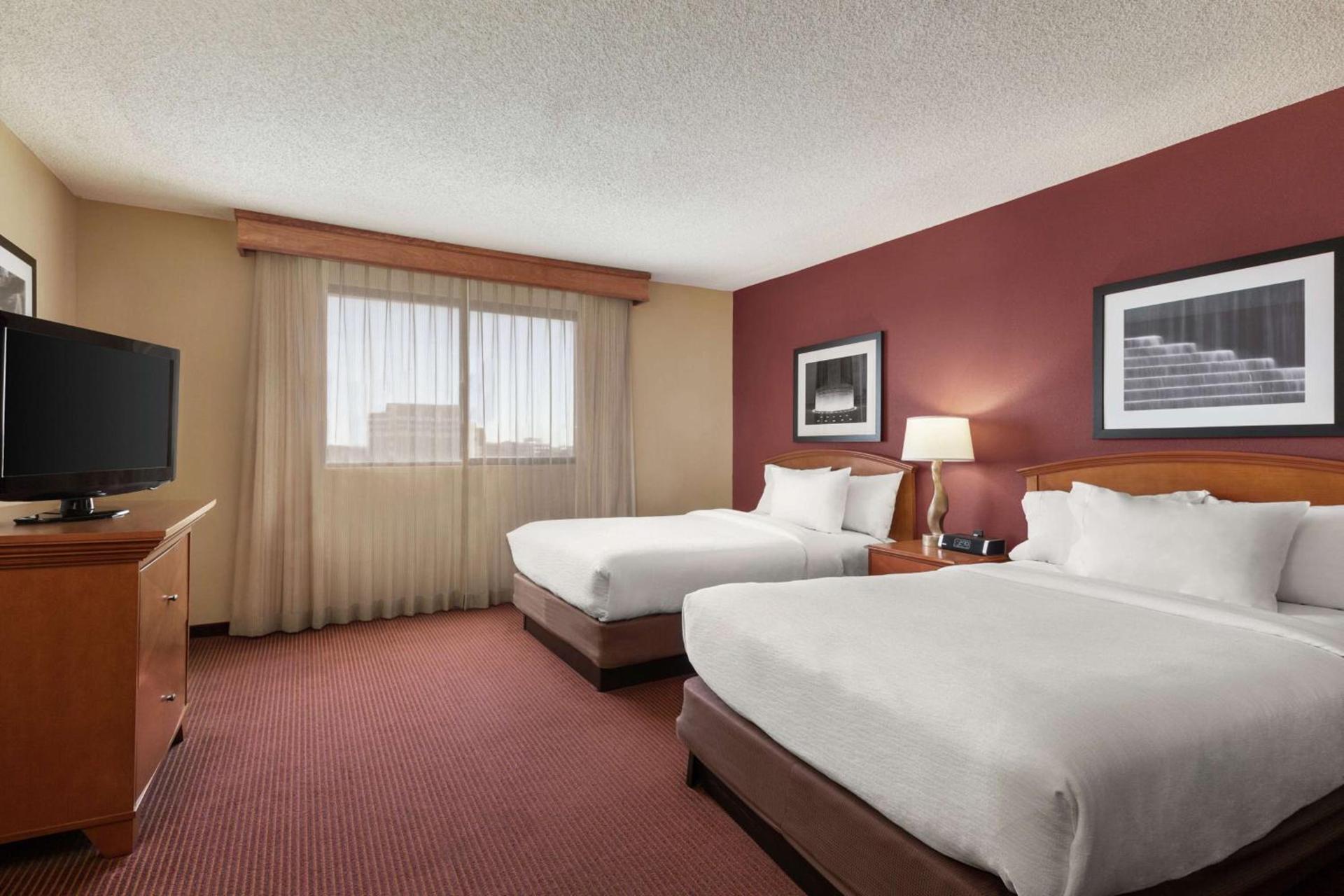 Embassy Suites by Hilton Kansas City International Airport photo 61