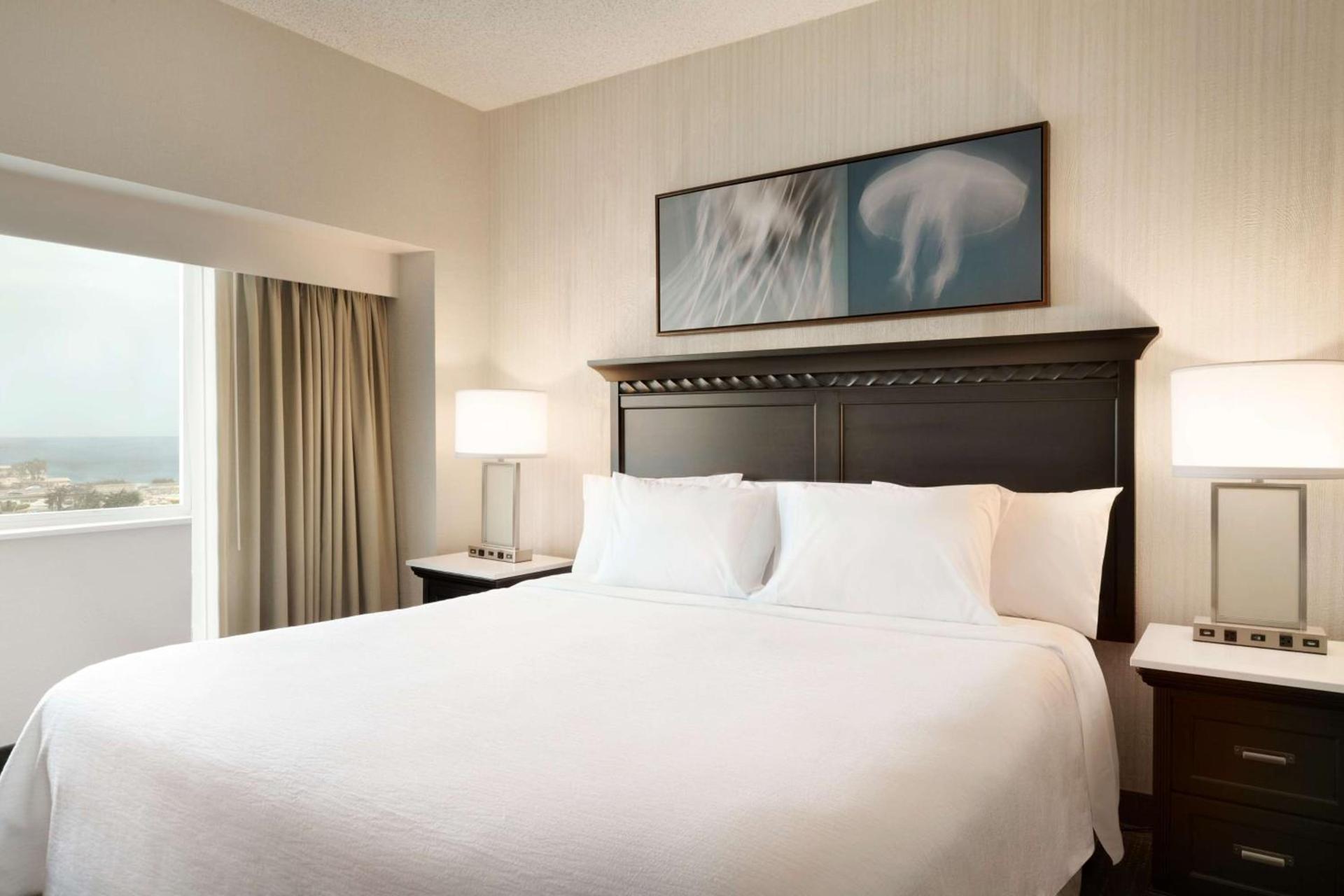 Embassy Suites by Hilton Monterey Bay Seaside photo 5