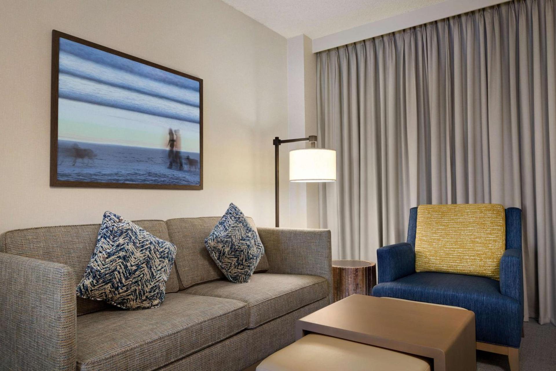 Embassy Suites by Hilton Monterey Bay Seaside photo 8