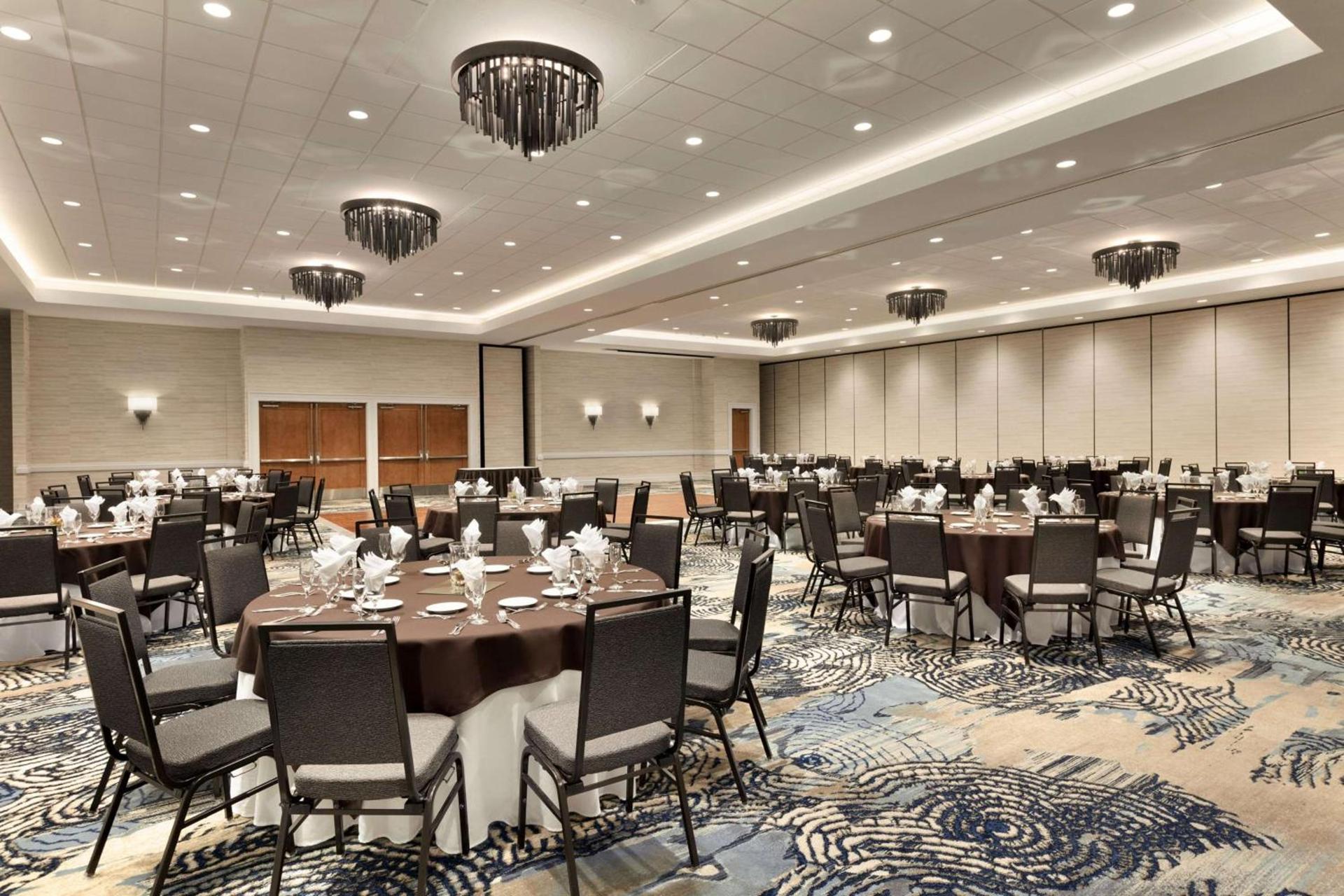 Embassy Suites by Hilton Monterey Bay Seaside photo 11