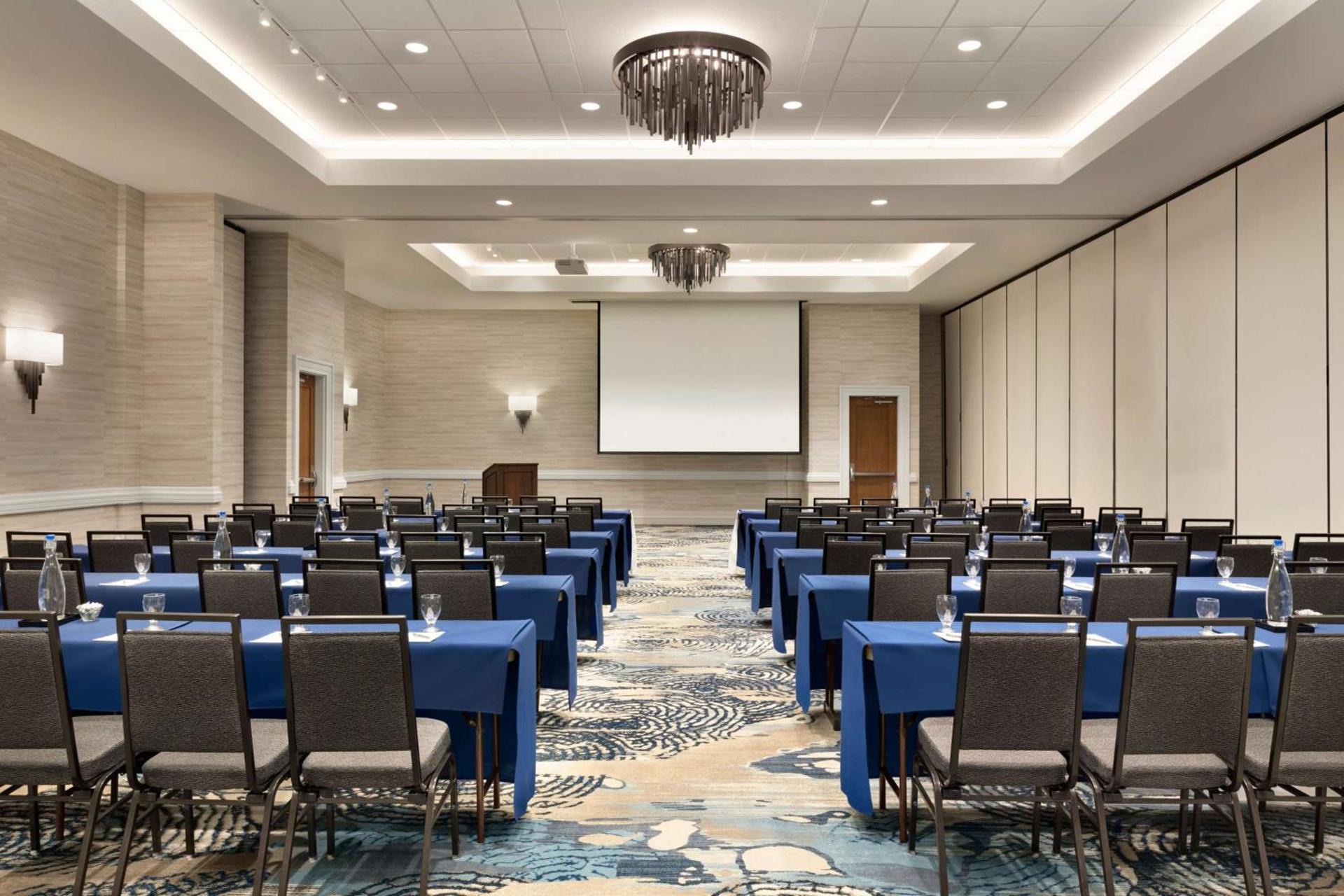 Embassy Suites by Hilton Monterey Bay Seaside photo 15