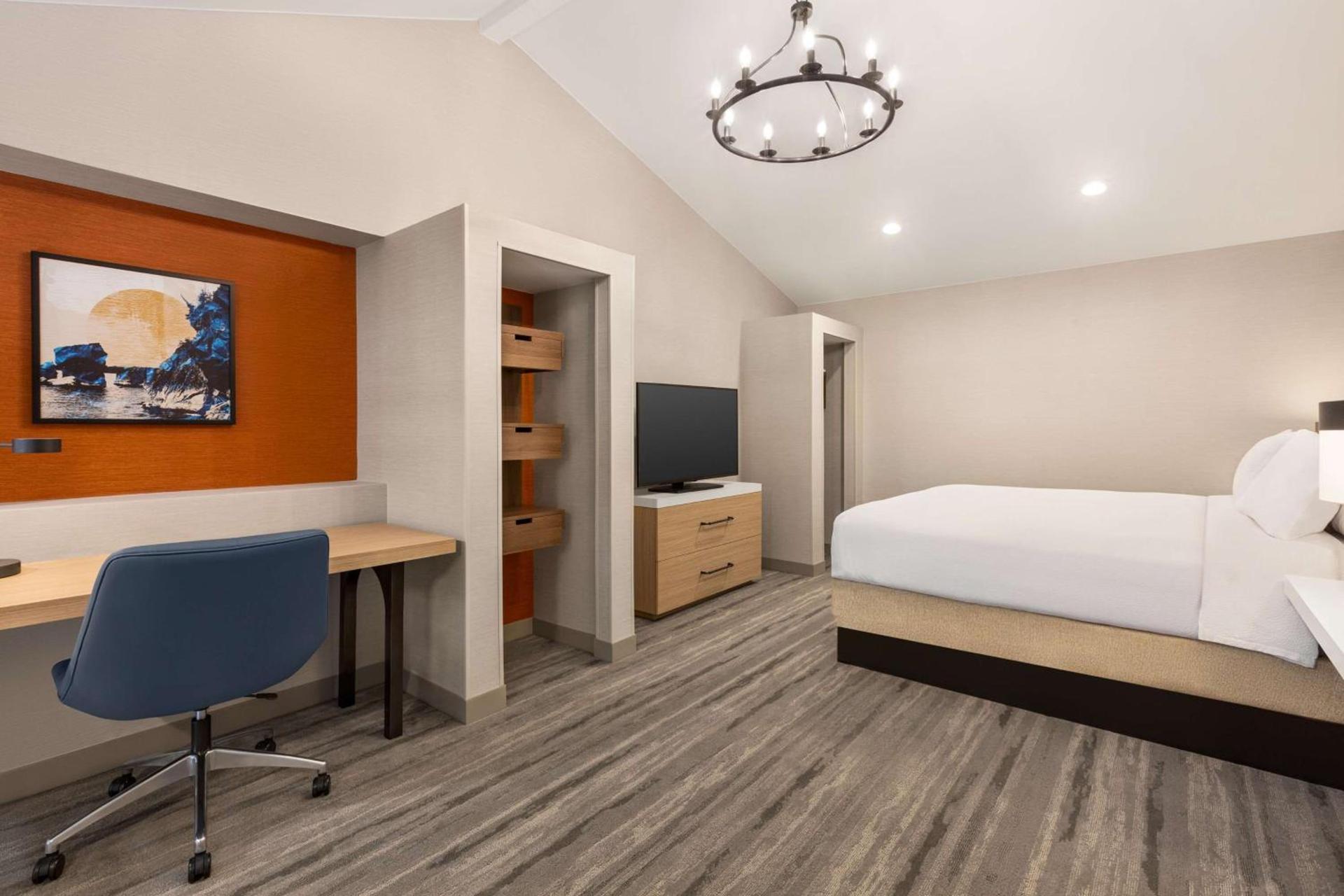 Hilton Garden Inn Monterey photo 29