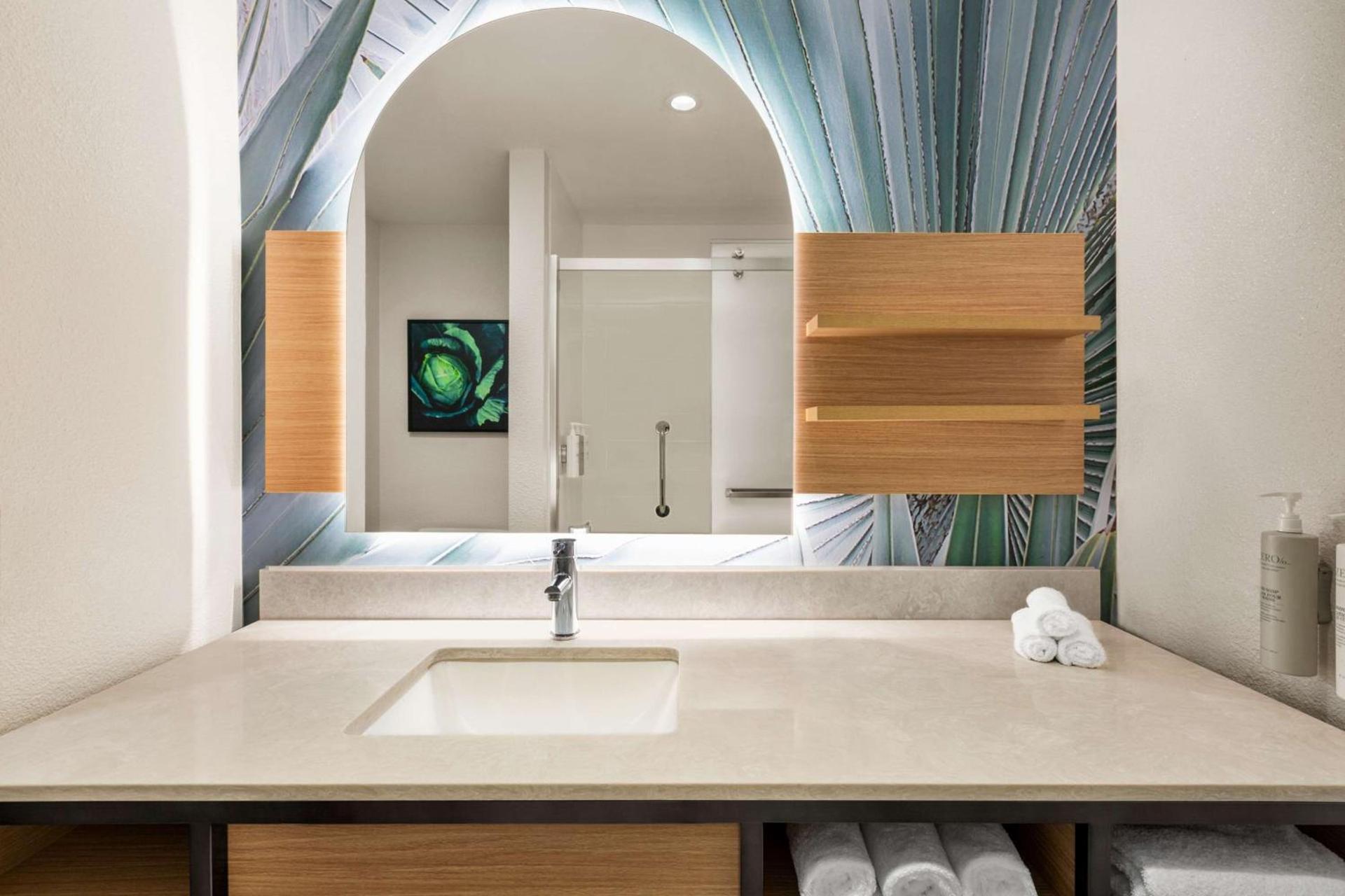 Hilton Garden Inn Monterey photo 42