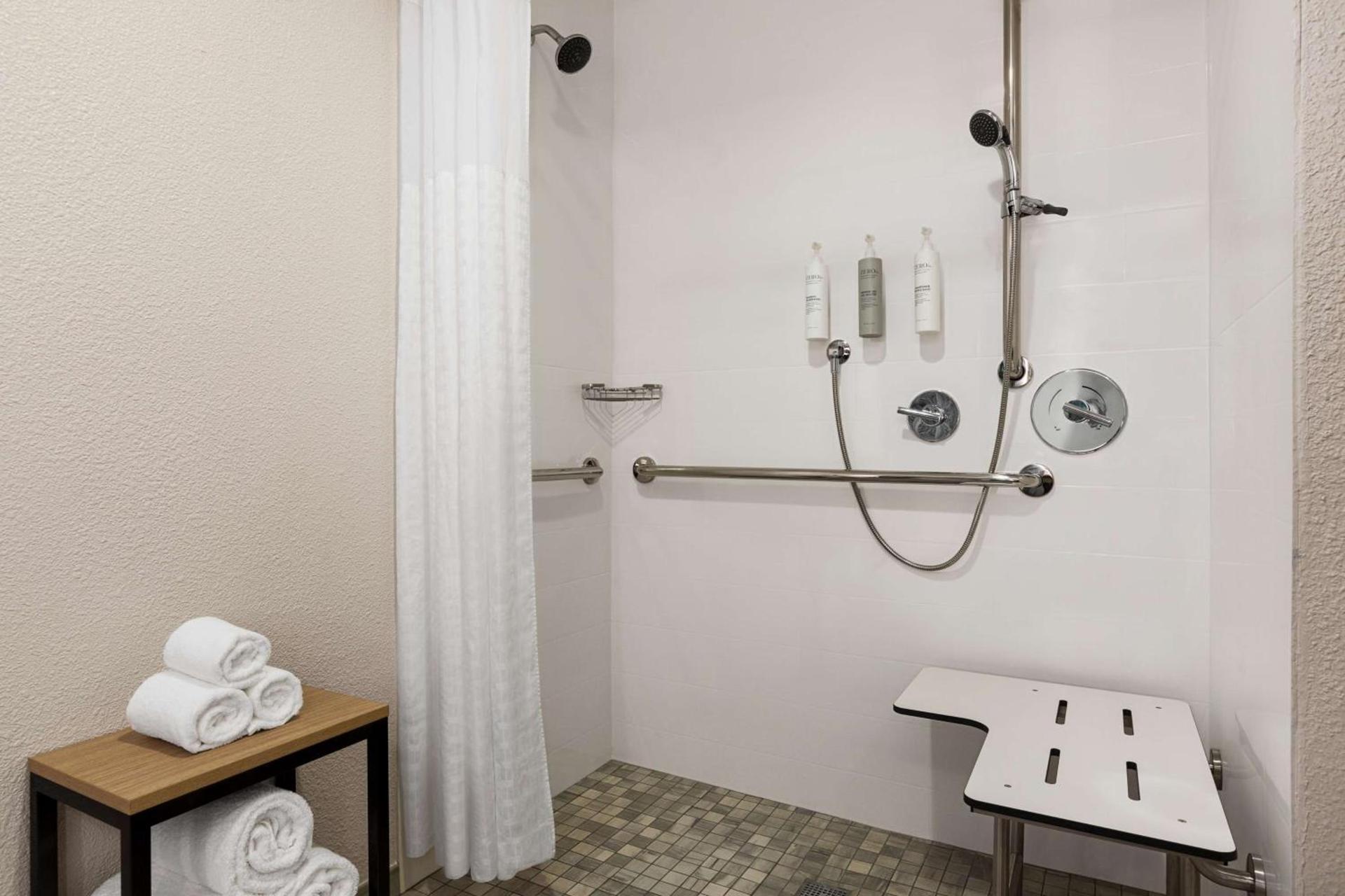 Hilton Garden Inn Monterey photo 49