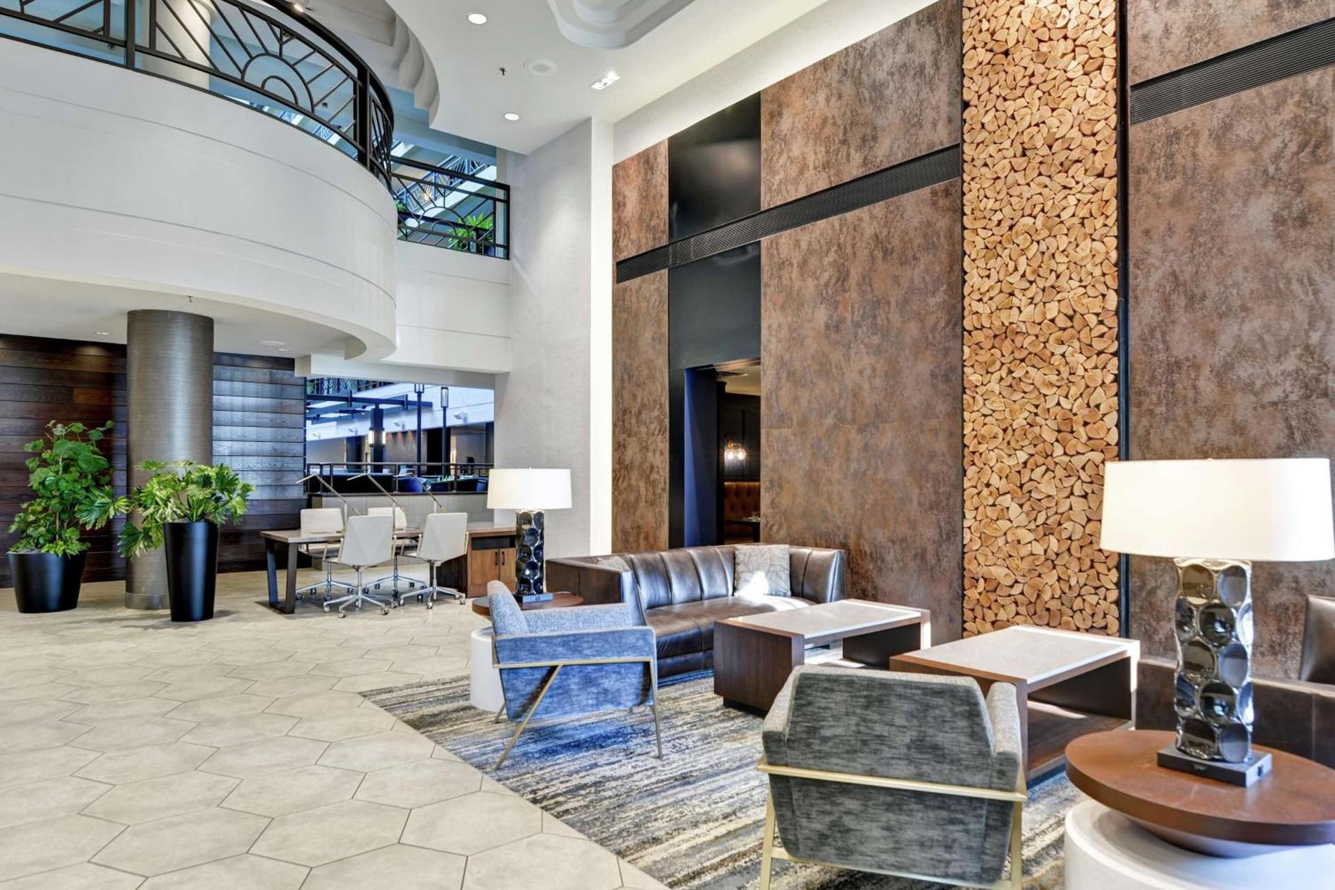 Embassy Suites by Hilton Minneapolis Airport photo 2