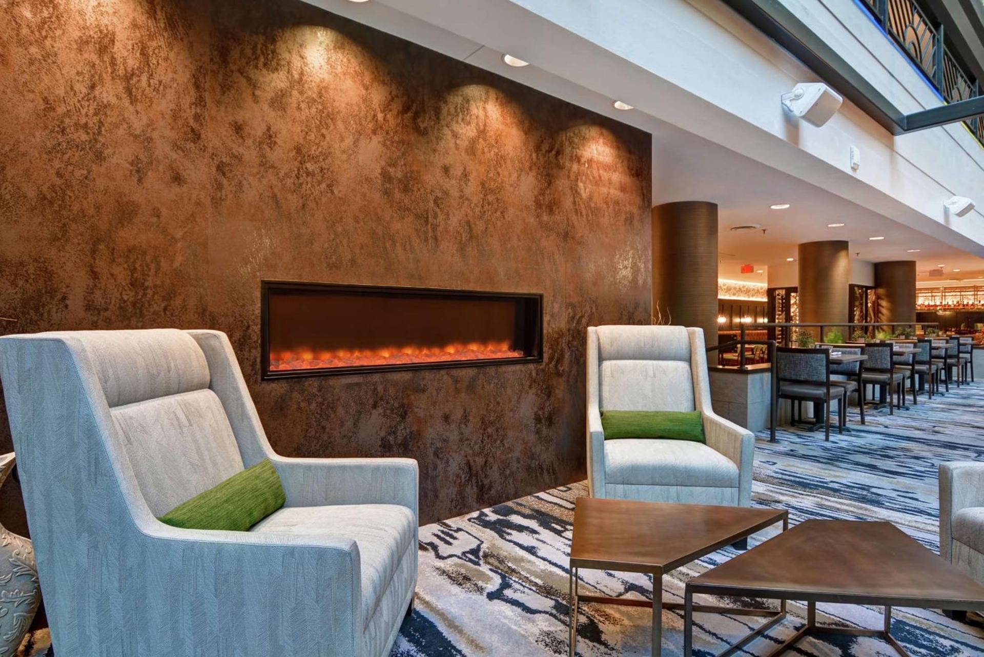 Embassy Suites by Hilton Minneapolis Airport photo 5