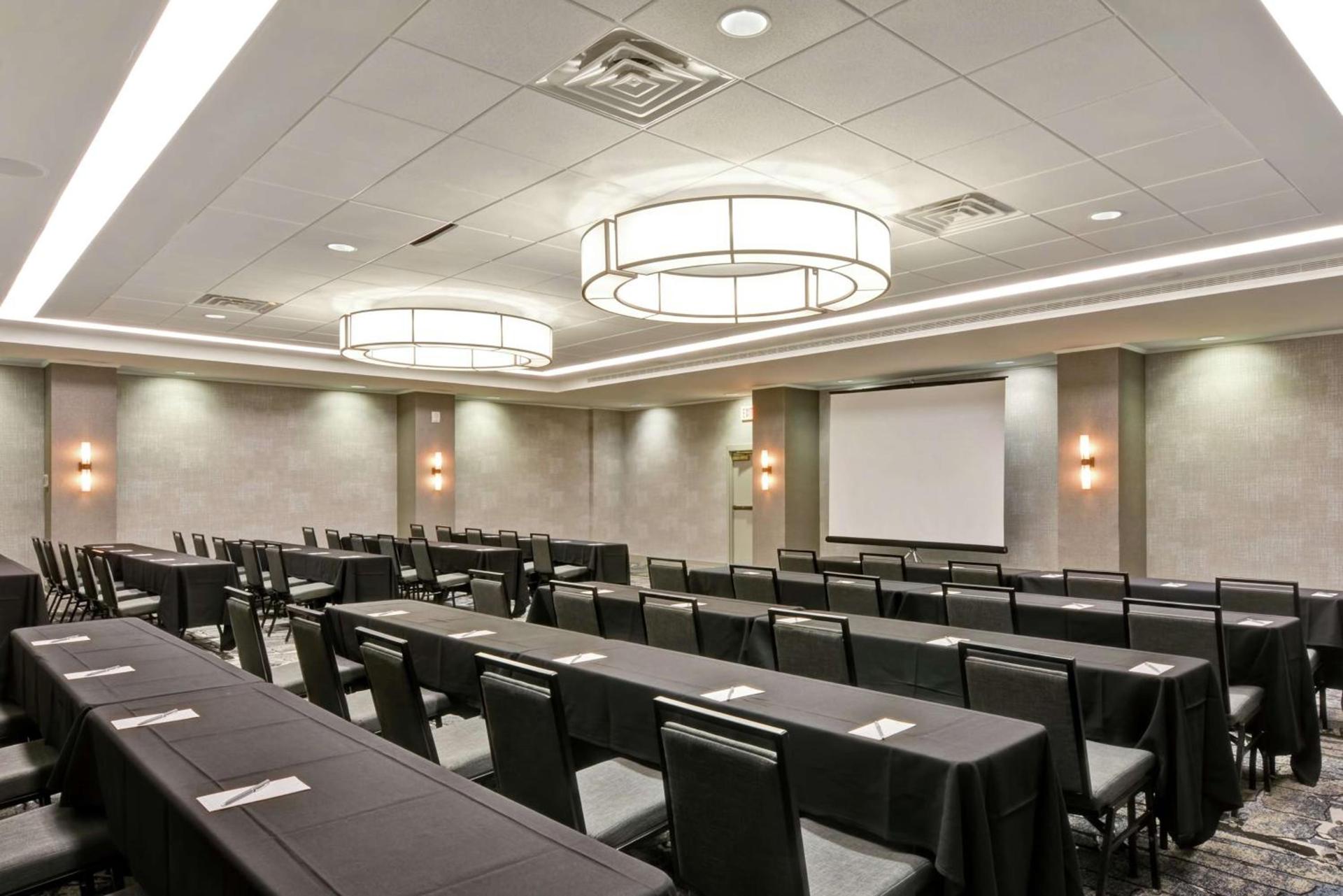 Embassy Suites by Hilton Minneapolis Airport photo 23