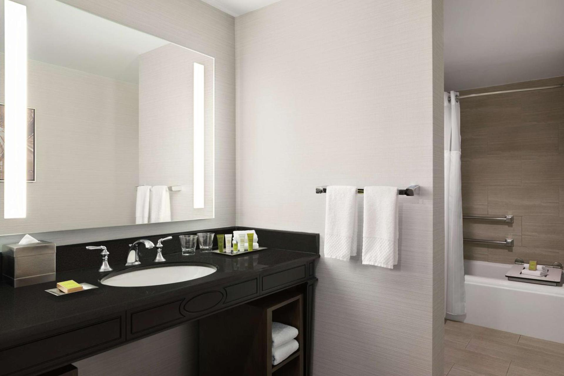 Hilton New Orleans / St. Charles Avenue photo 18