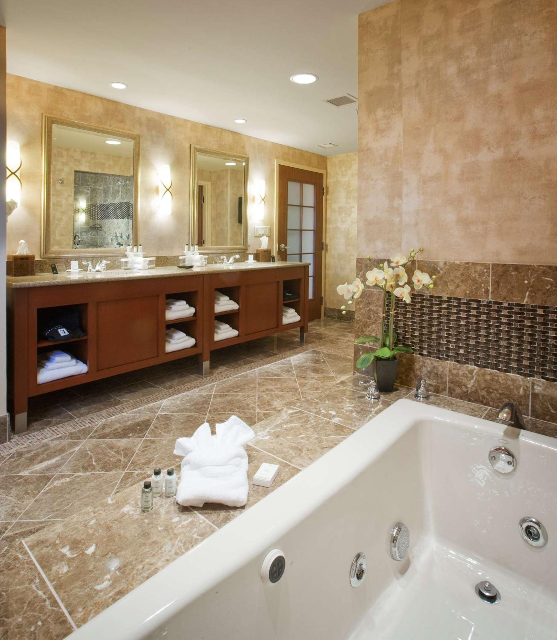 Embassy Suites by Hilton Norman Hotel & Conference Center photo 22