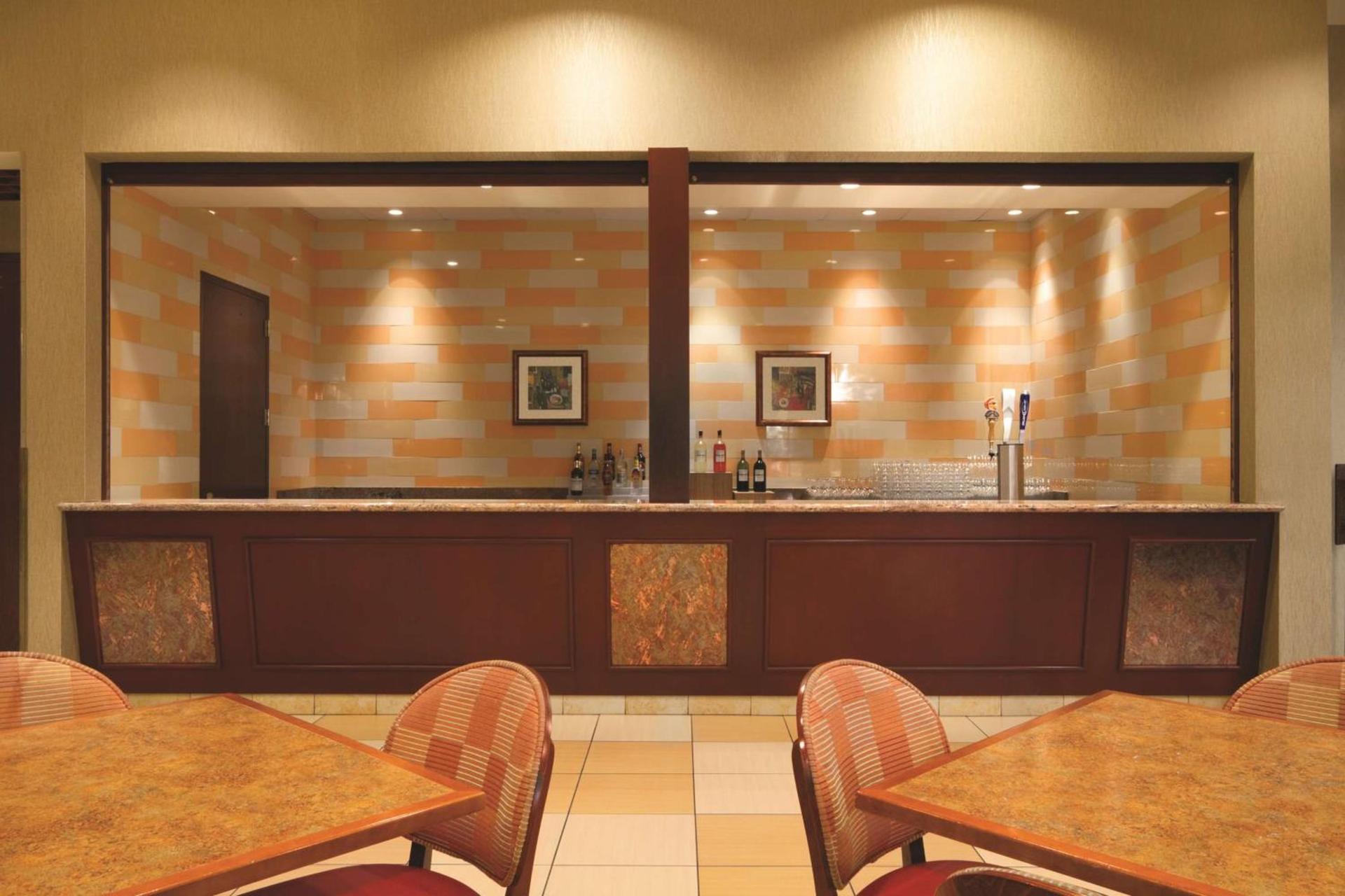 Embassy Suites by Hilton Norman Hotel & Conference Center photo 42
