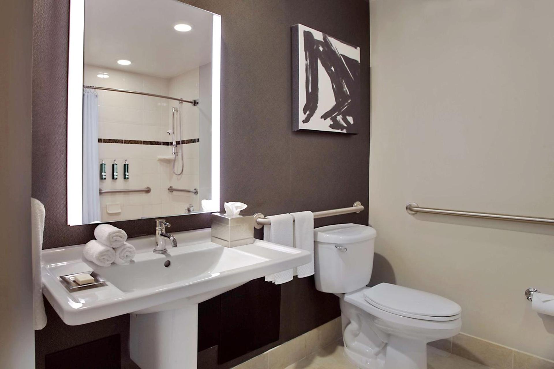 Hilton Omaha photo 32