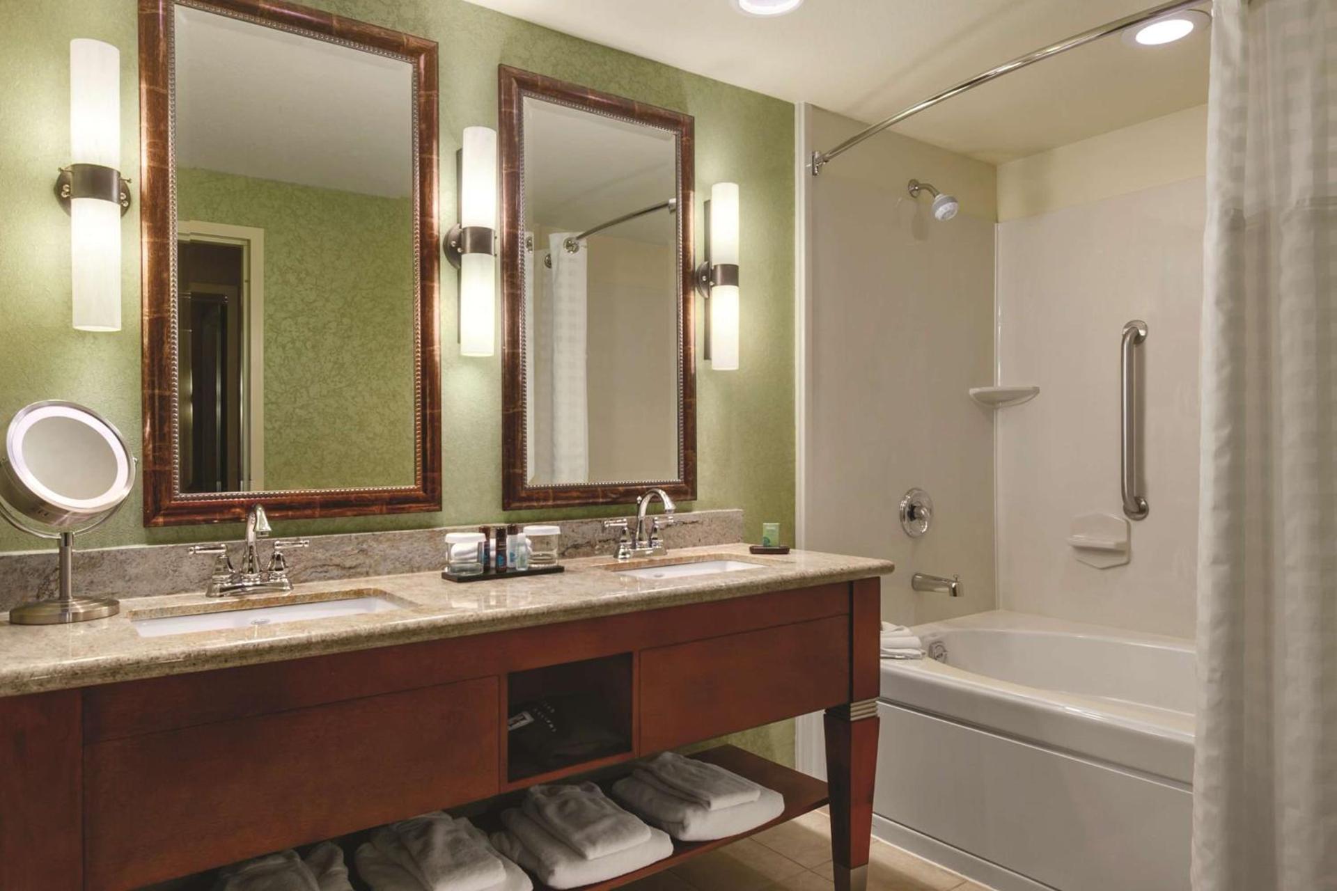 Embassy Suites Omaha- La Vista/ Hotel & Conference Center photo 35