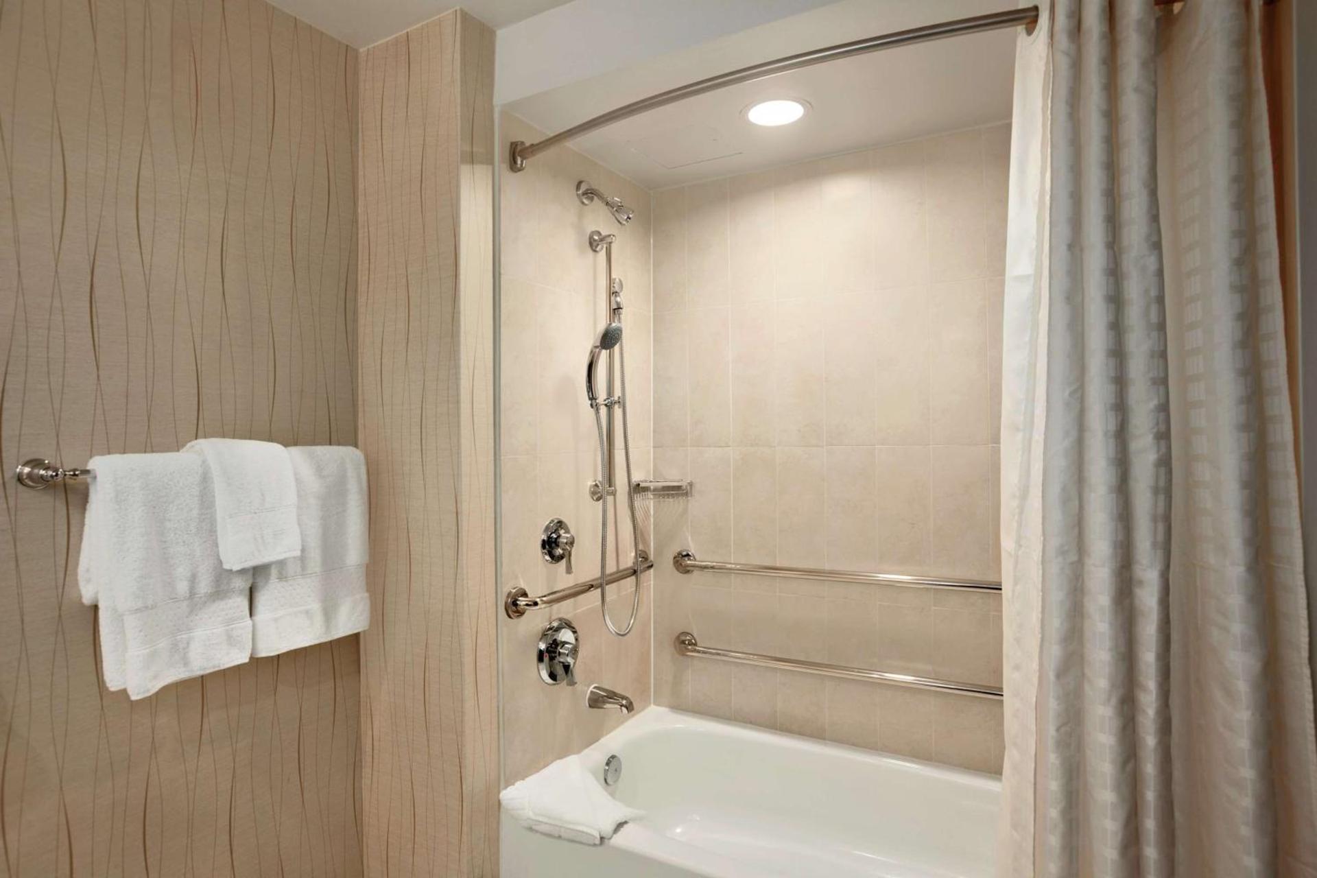 Hilton Rosemont Chicago O'Hare photo 42