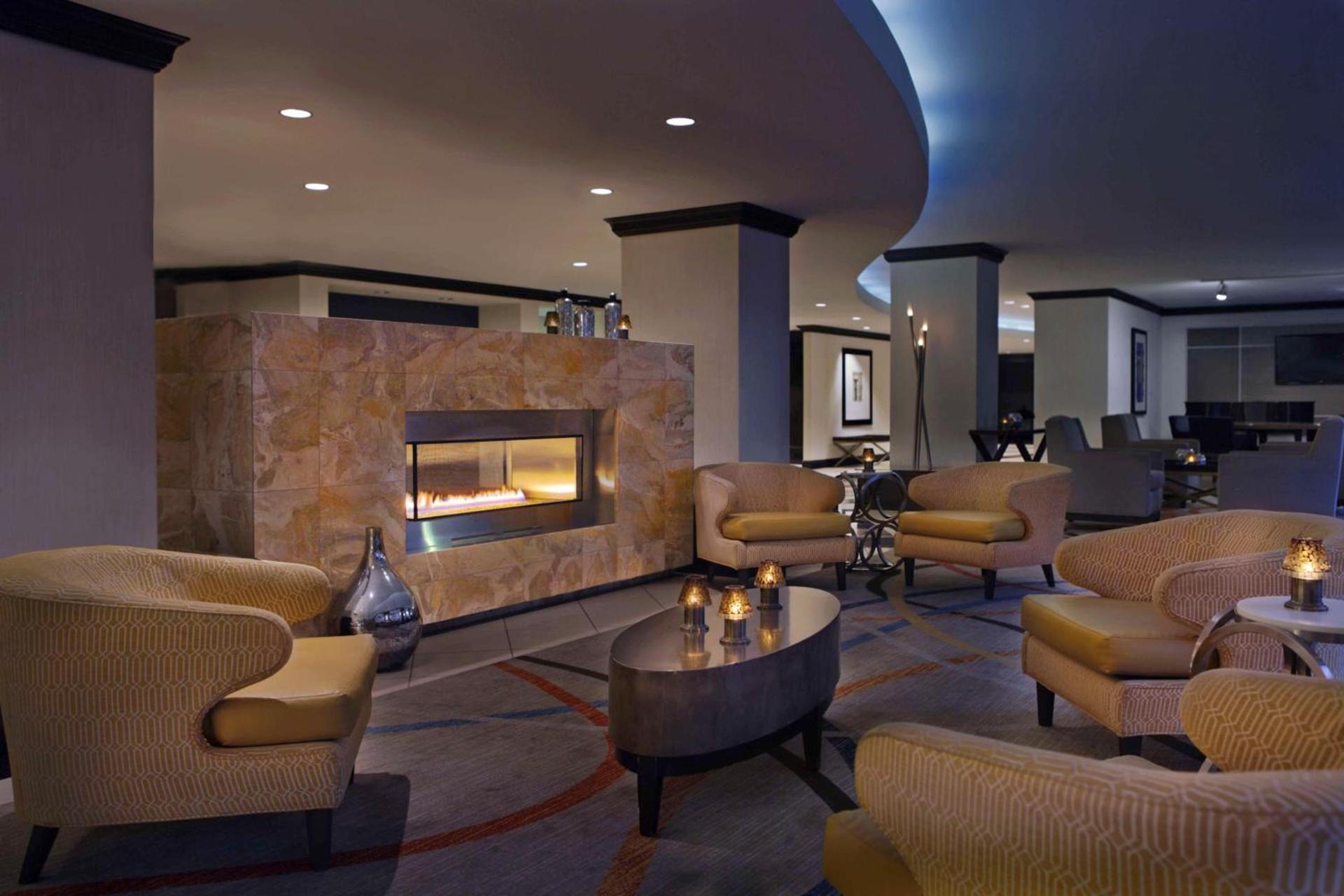 Hilton Orrington/Evanston photo 4