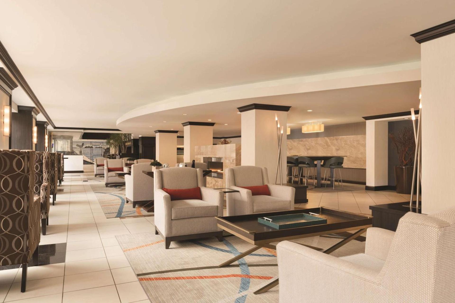 Hilton Orrington/Evanston photo 6
